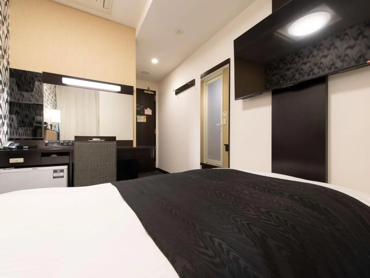 Photo of the whole room, Bed in APA Hotel TKP Tokyo Nishi-Kasai