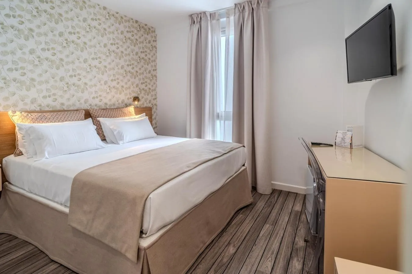 Property building, Bed in La Boutique Puerta Osario