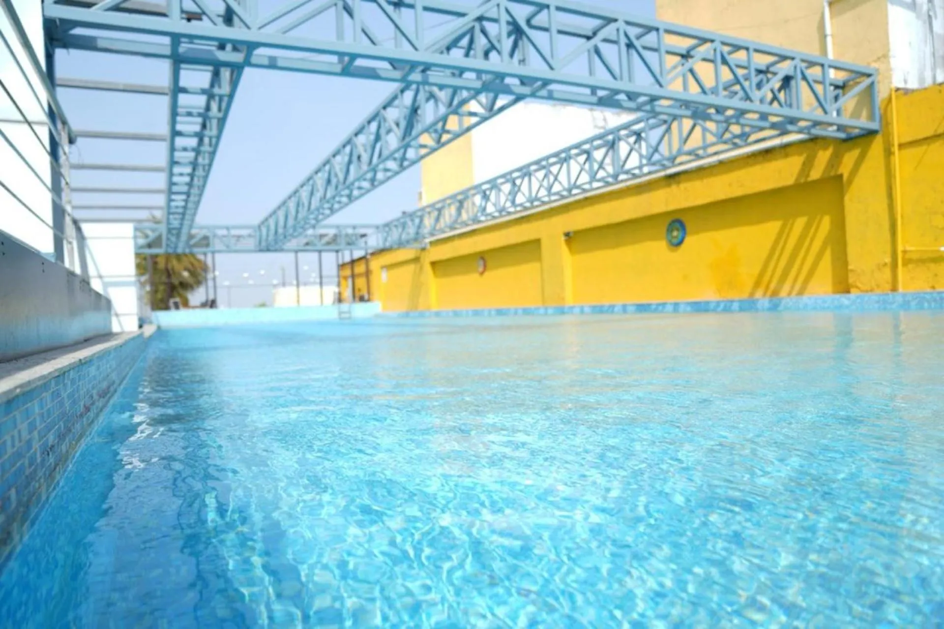 Swimming pool in Regenta Central Hotel & Convention Centre Nagpur