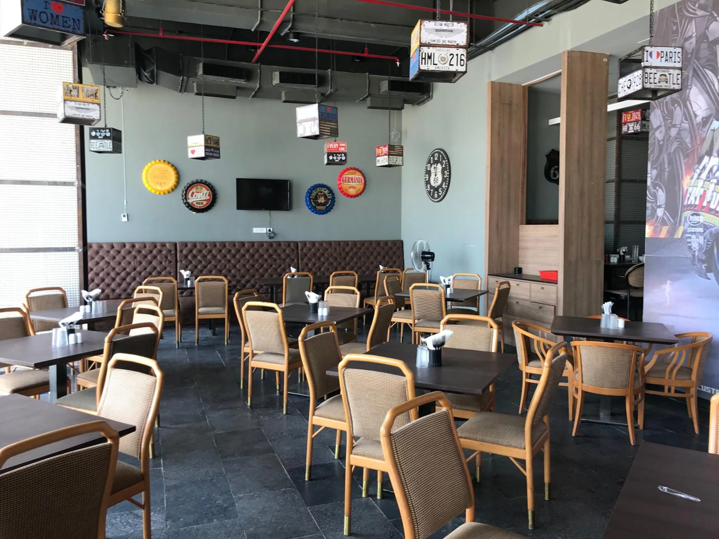 Restaurant/places to eat in Regenta Central Hotel & Convention Centre Nagpur