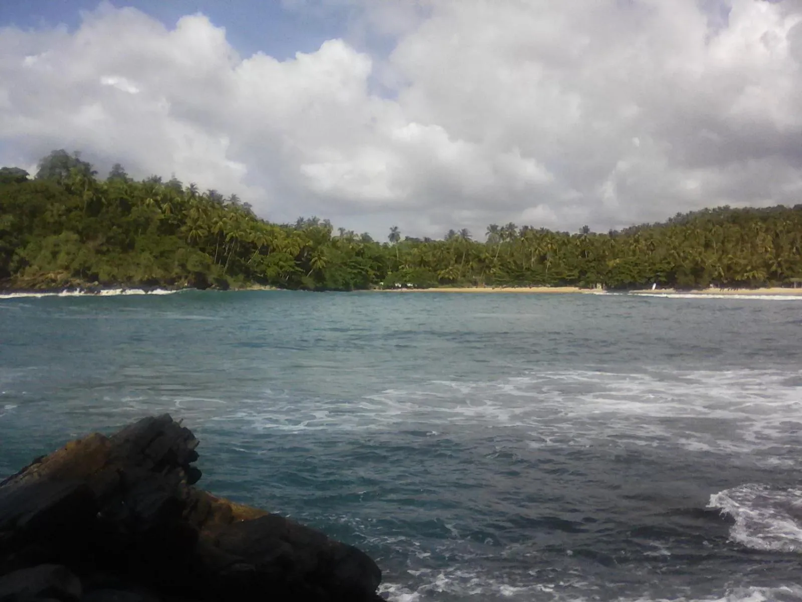 Beach in Hiriketiya White House