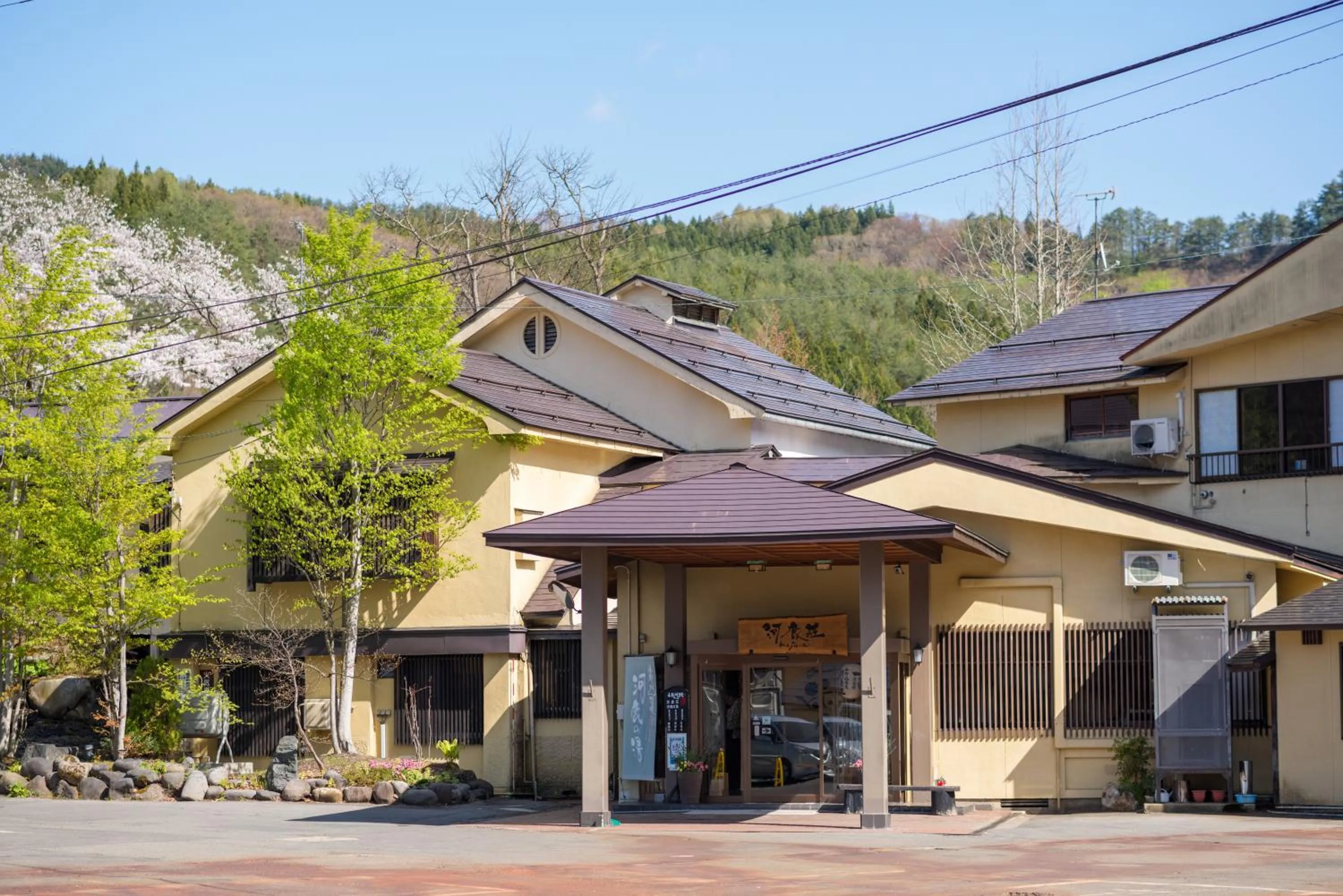 Facade/entrance in Onogawa Onsen Kajikaso