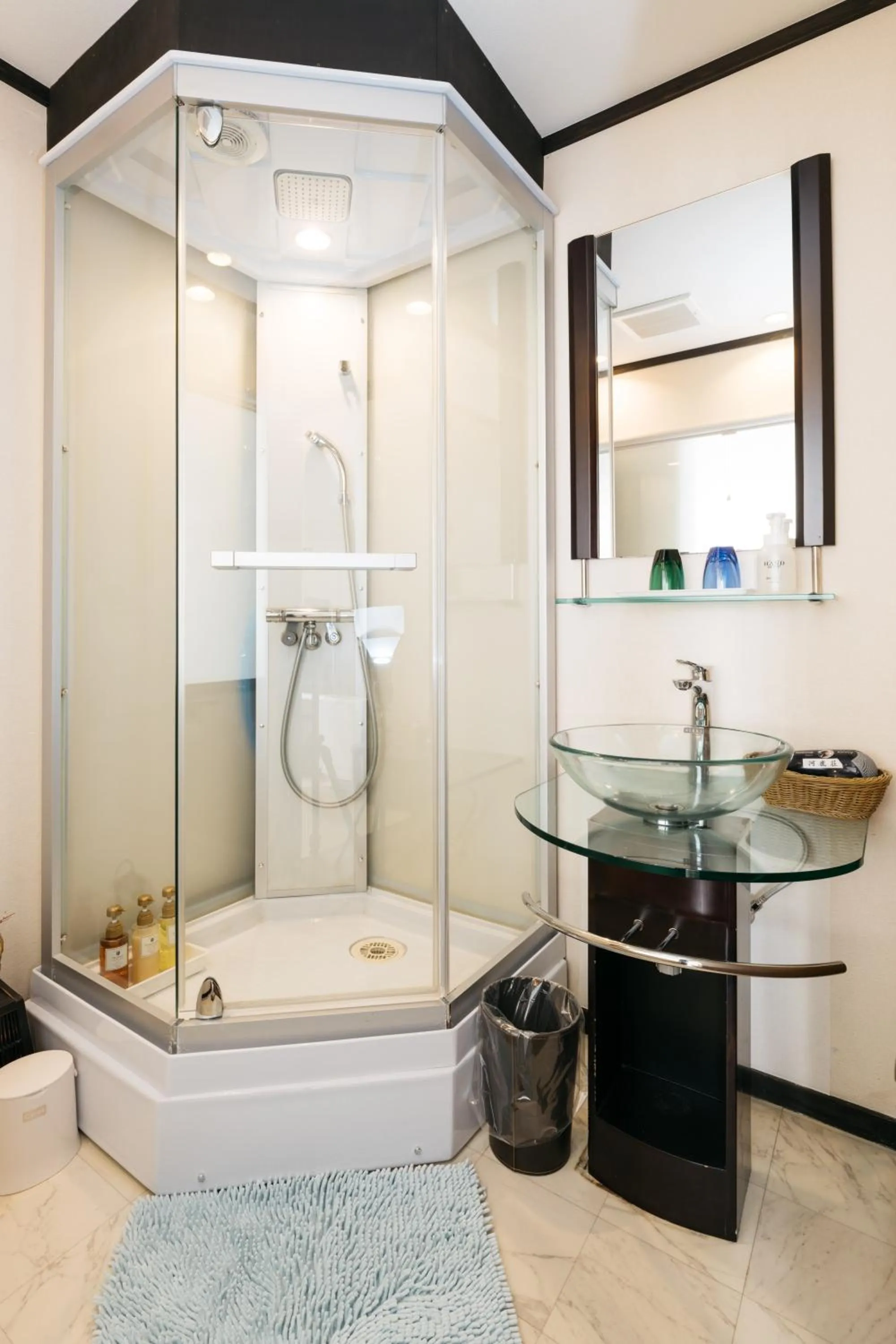 Shower in Onogawa Onsen Kajikaso