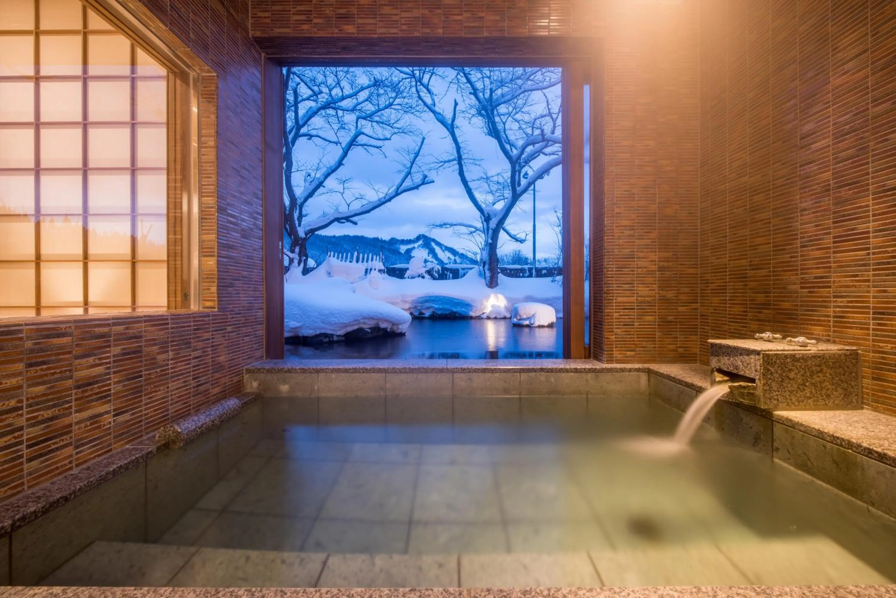Shower in Onogawa Onsen Kajikaso