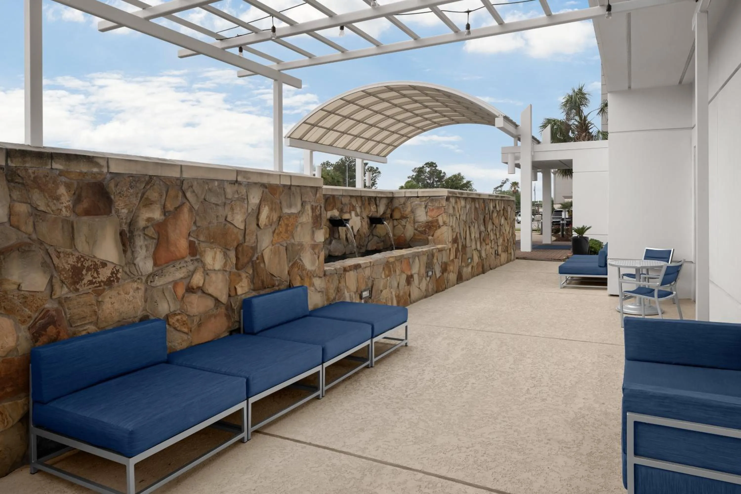 Patio in SpringHill Suites Houston Intercontinental Airport