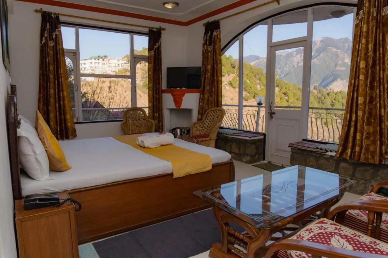 Bed in Hotel Victoriya Palace,Mcleod Ganj