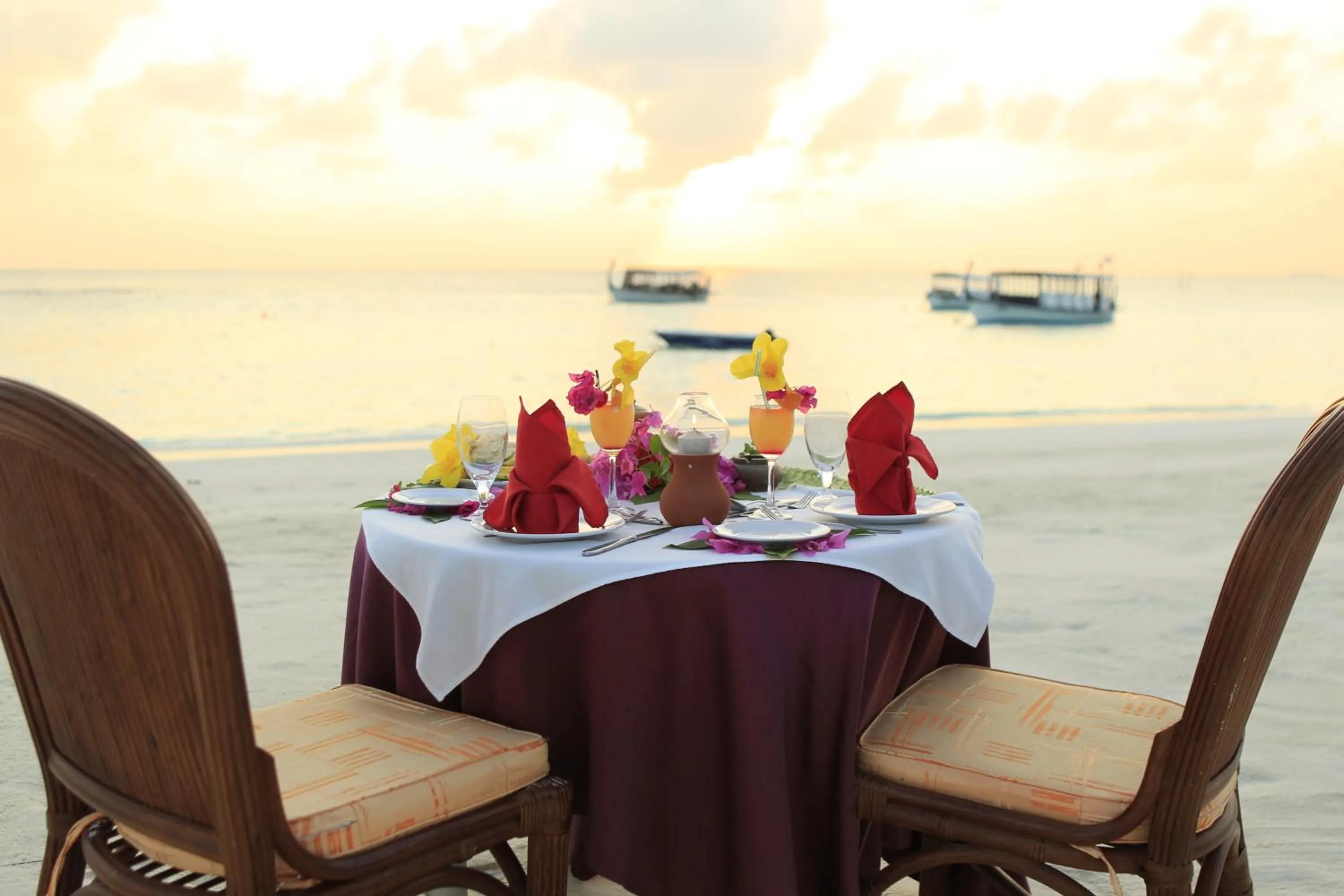 Meals in Thulhagiri Island Resort & Spa