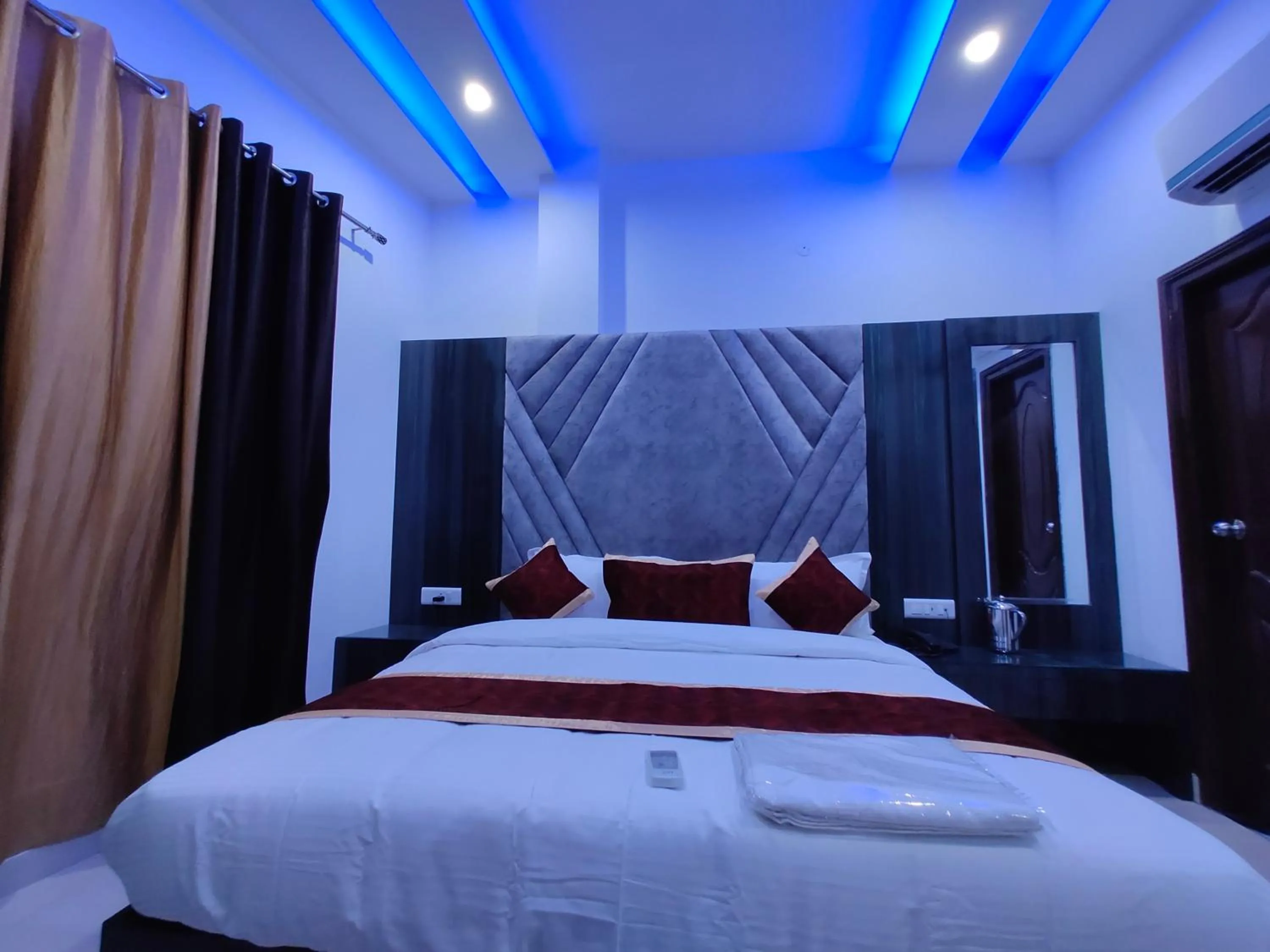 Deluxe Room in Hotel 51