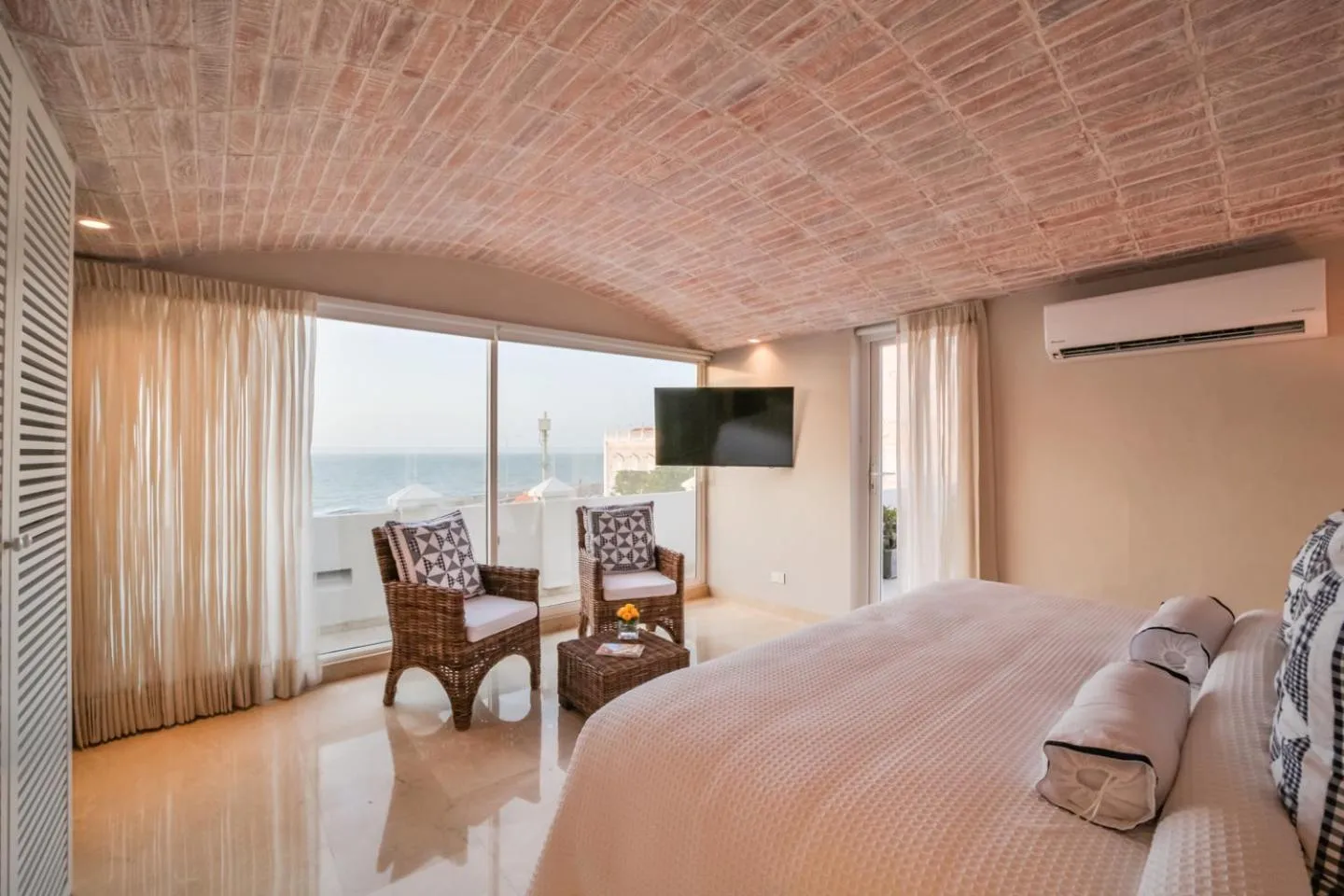 Bed in Casa La Merced by Mustique