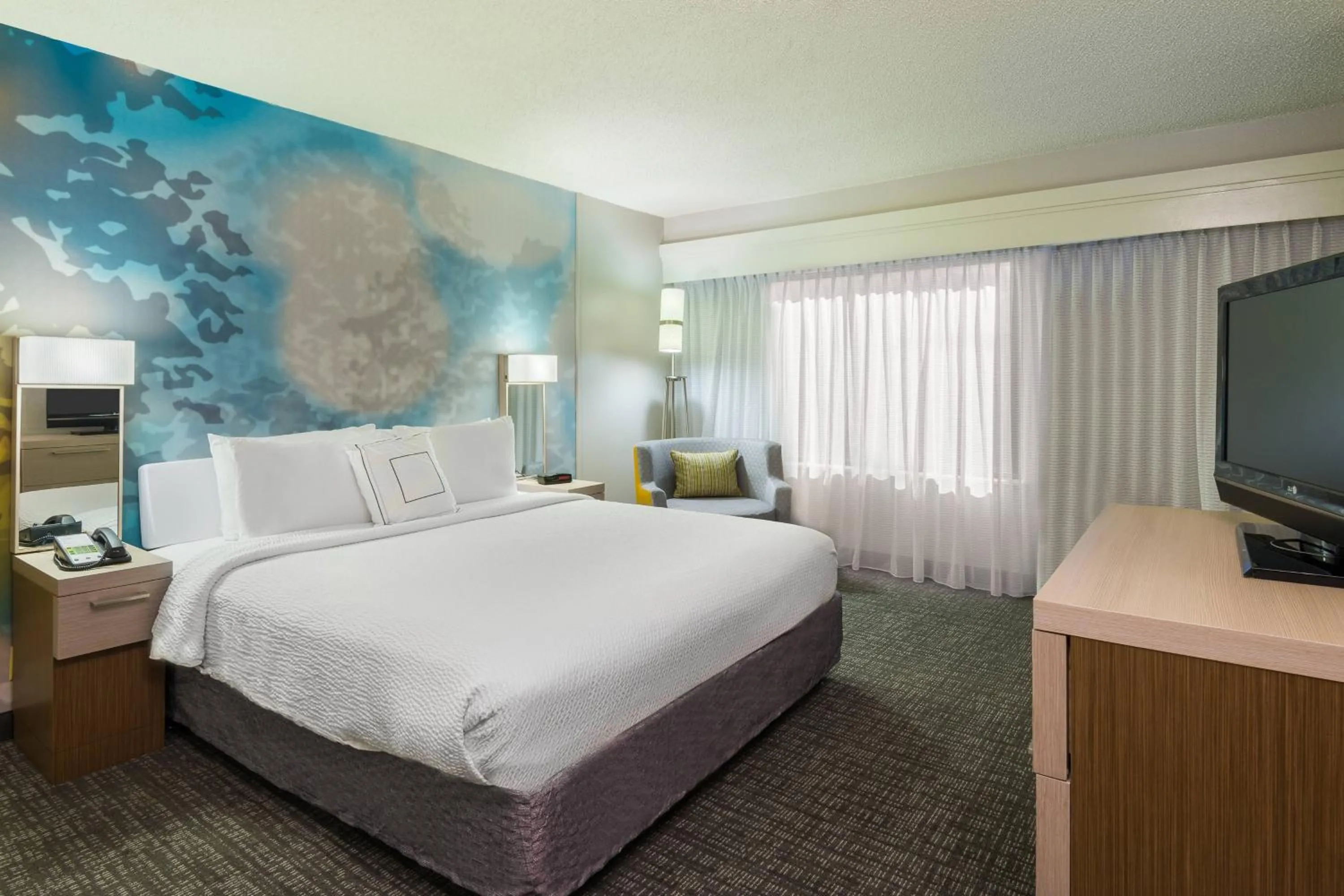 Bed in Courtyard by Marriott Wilmington/Wrightsville Beach