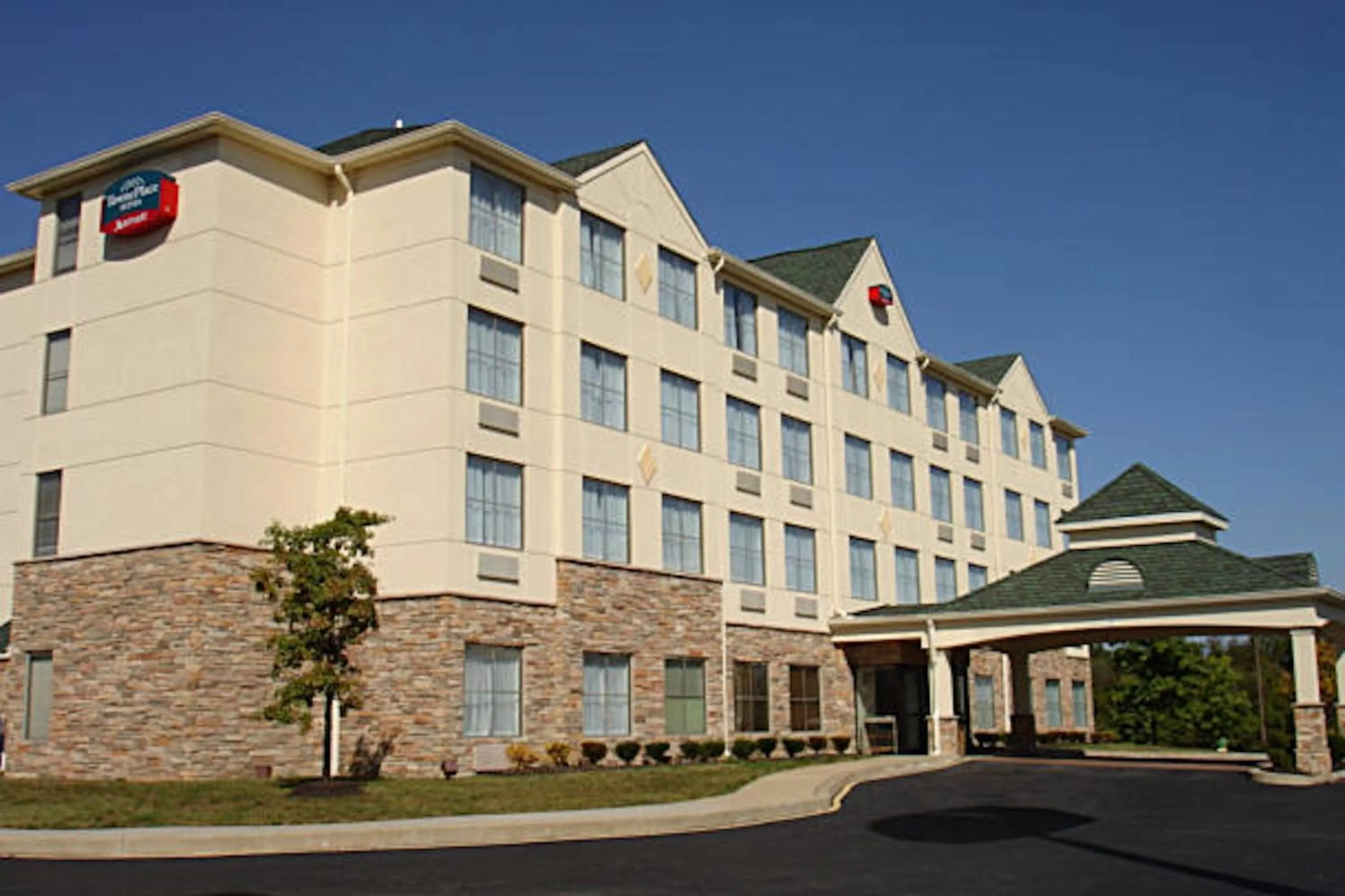 Property building in TownePlace Suites Wilmington Newark / Christiana