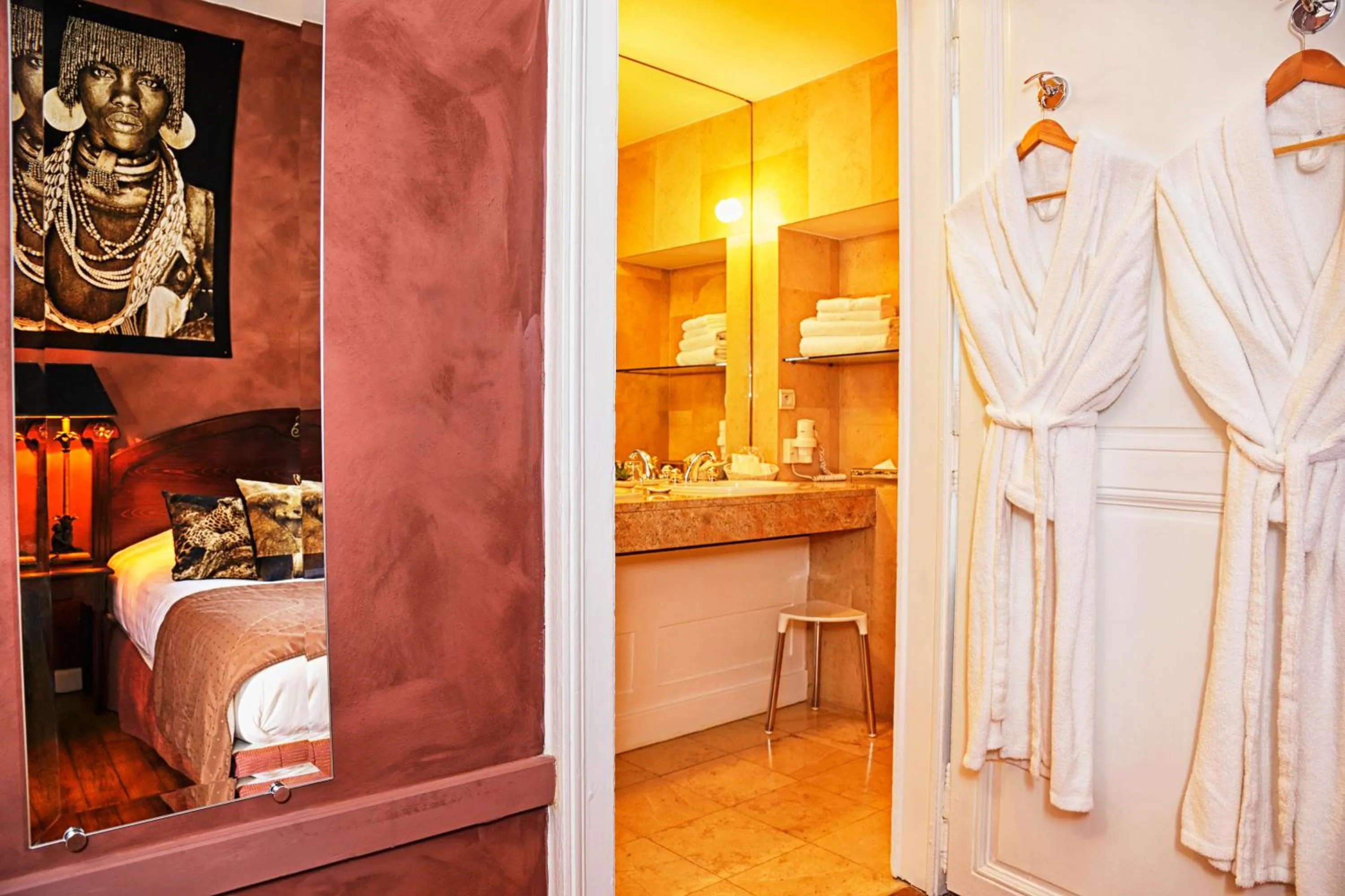 Bathroom in Hotel D'haussonville