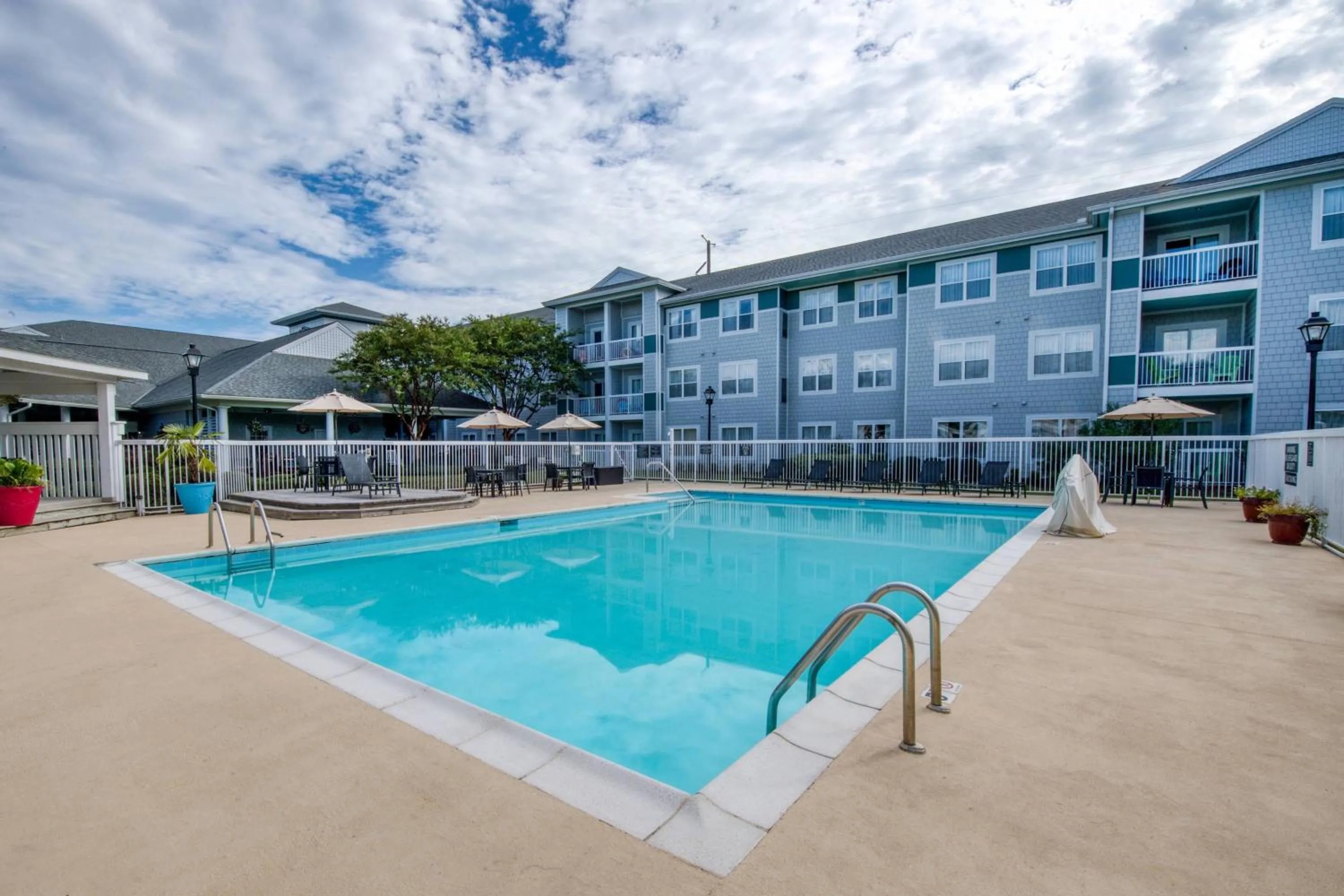 Swimming pool in Residence Inn by Marriott Wilmington Landfall