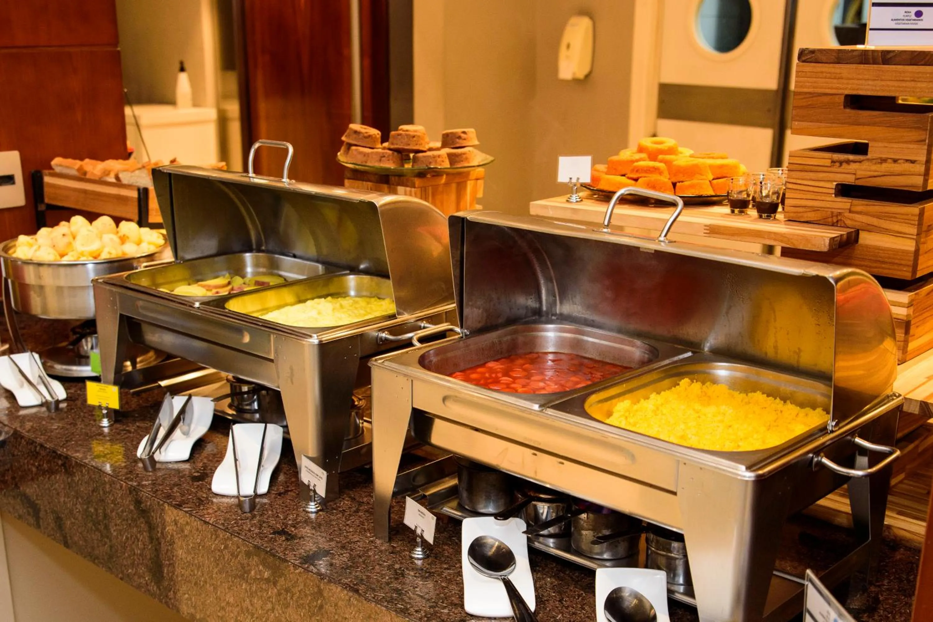 Breakfast in Comfort Suites Brasília