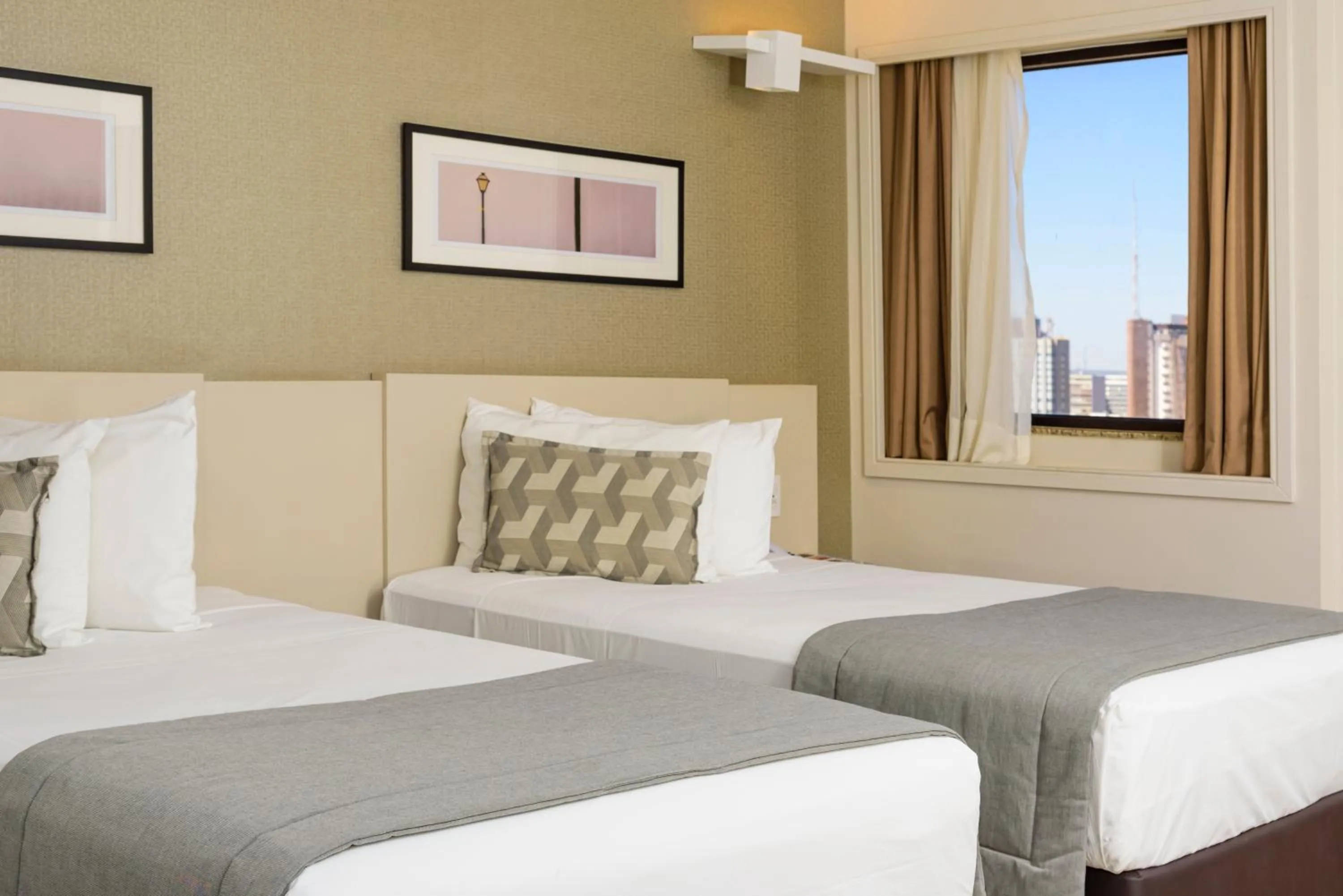 Bed in Comfort Suites Brasília