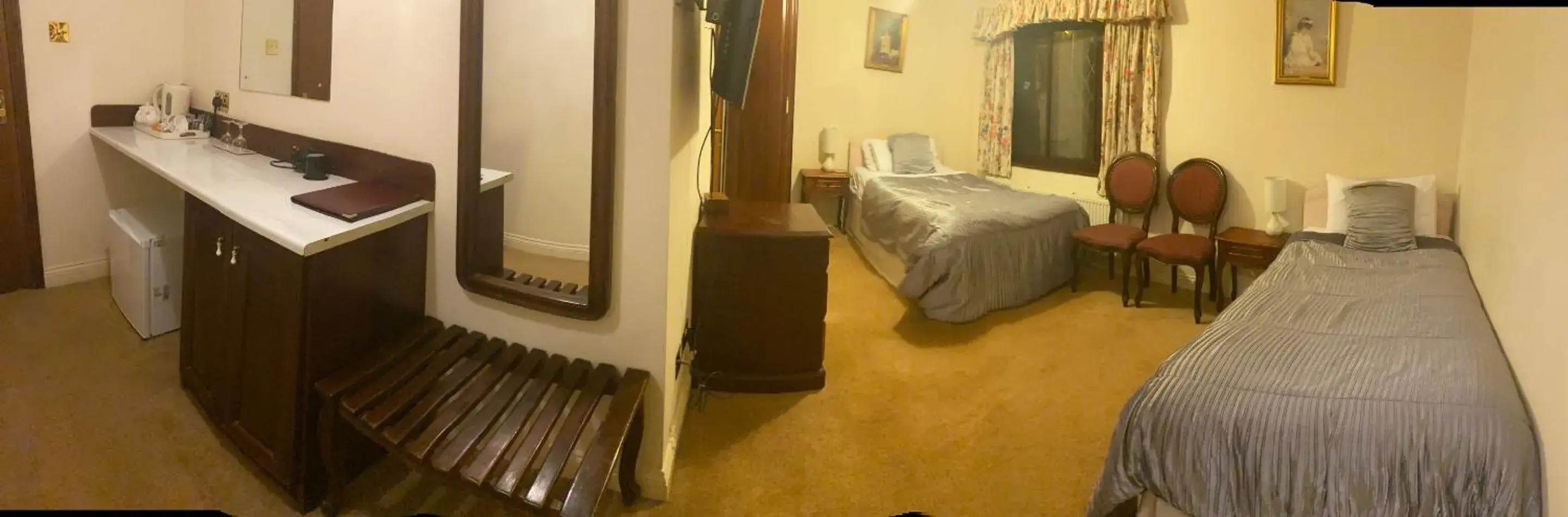 Twin Room in Cotswold House Twin Room in Cotswold House