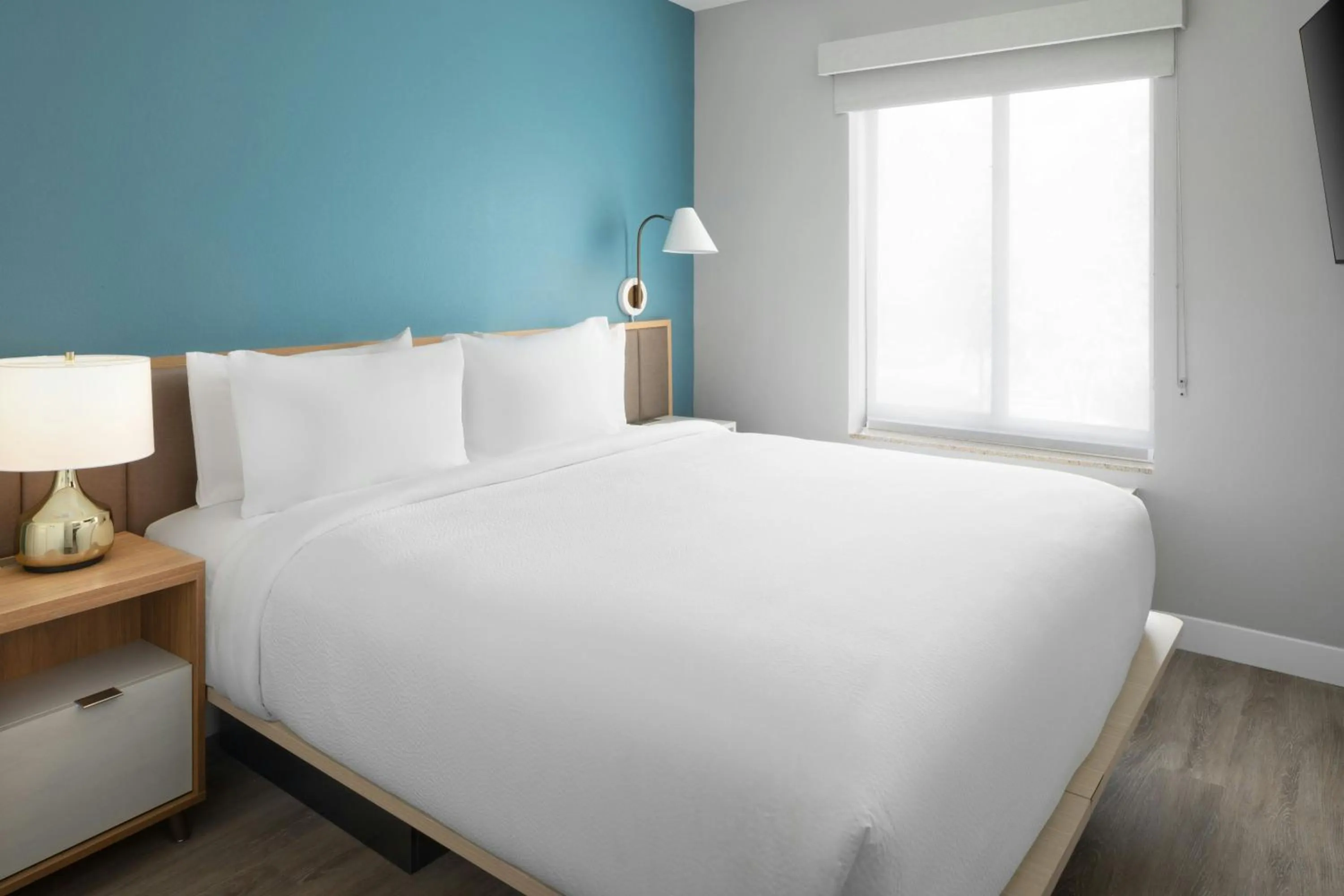 Bedroom, Bed in TownePlace Suites Wilmington Wrightsville Beach