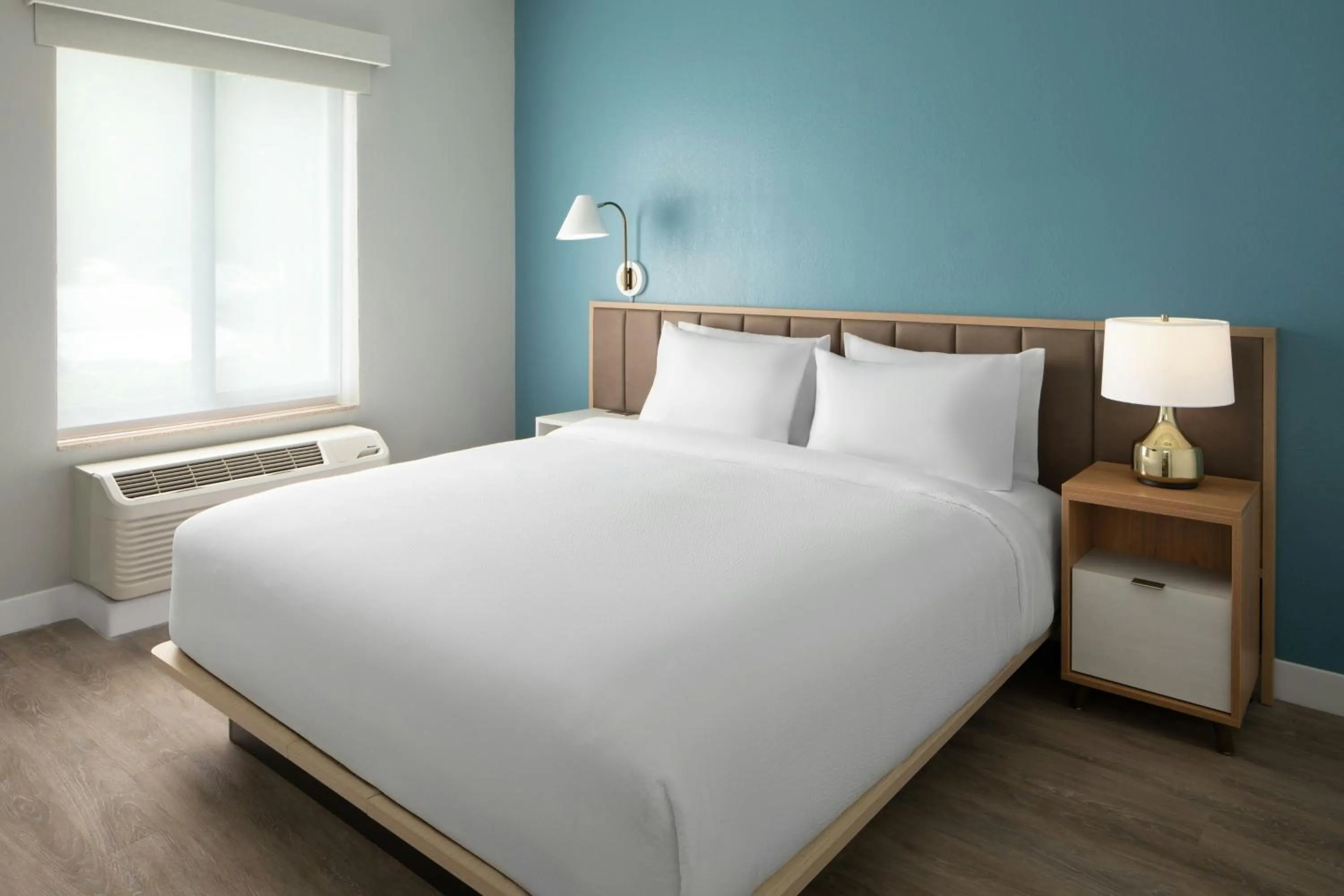 Bedroom, Bed in TownePlace Suites Wilmington Wrightsville Beach