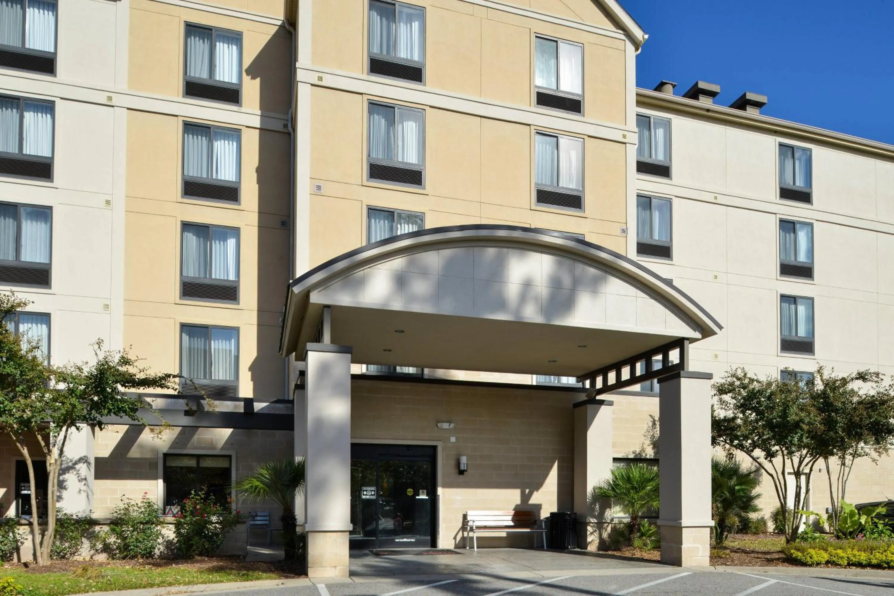 Property building in TownePlace Suites Wilmington Wrightsville Beach