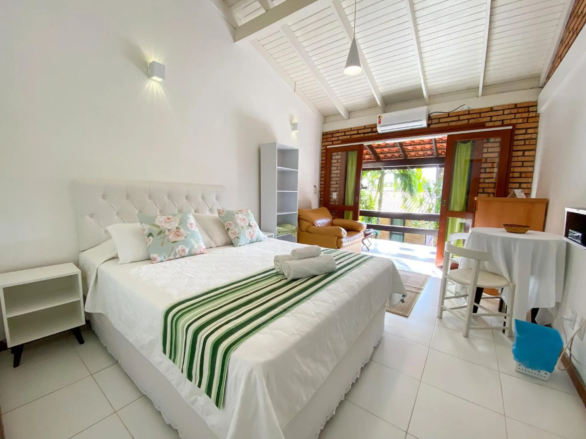 Photo of the whole room in Pousada Palmeiras