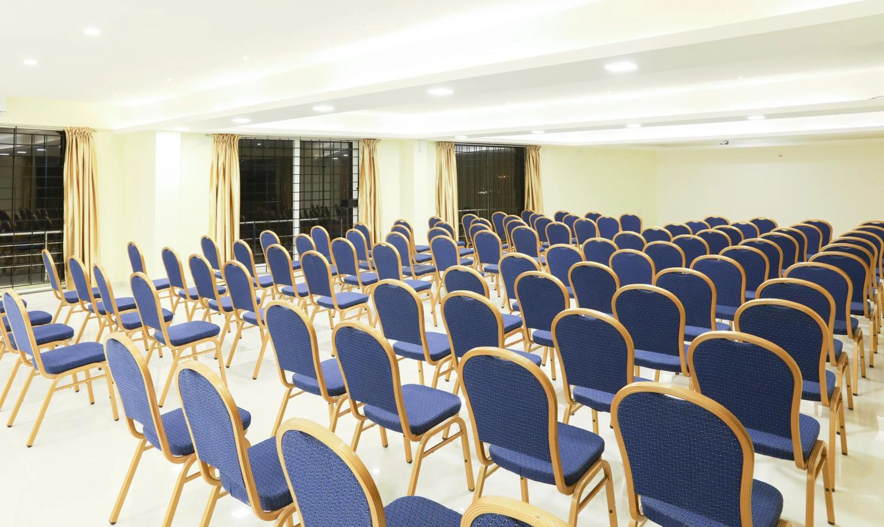 Meeting/conference room in Treebo The Galaxy Bommasandra