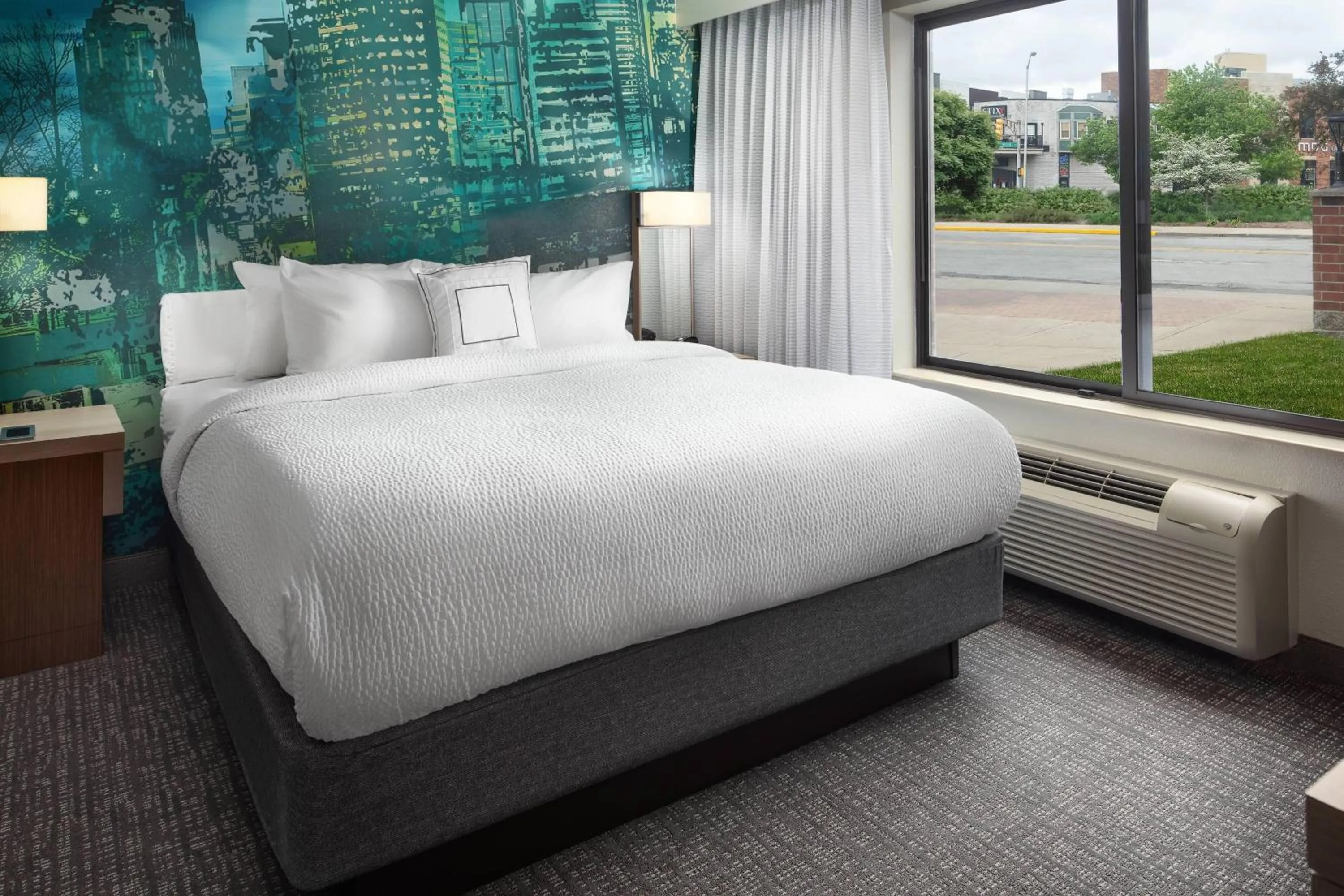 Photo of the whole room, Bed in Courtyard Indianapolis at the Capitol