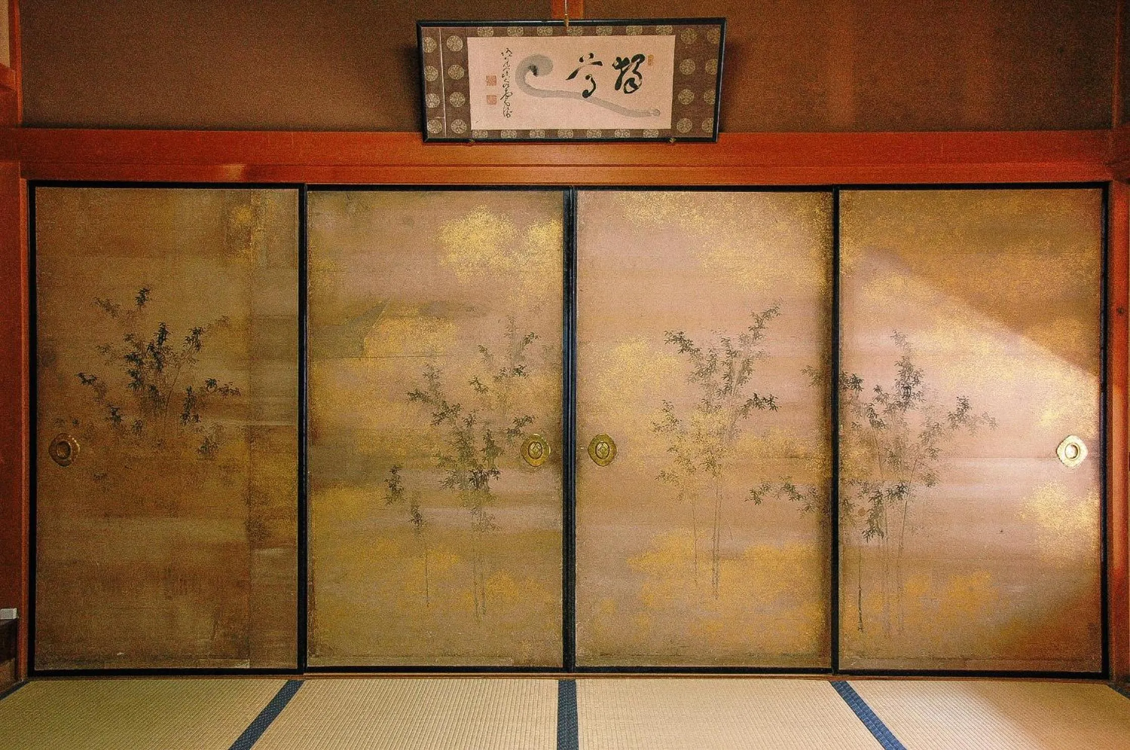 Decorative detail in 高野山 宿坊 不動院 -Koyasan Shukubo Fudoin-