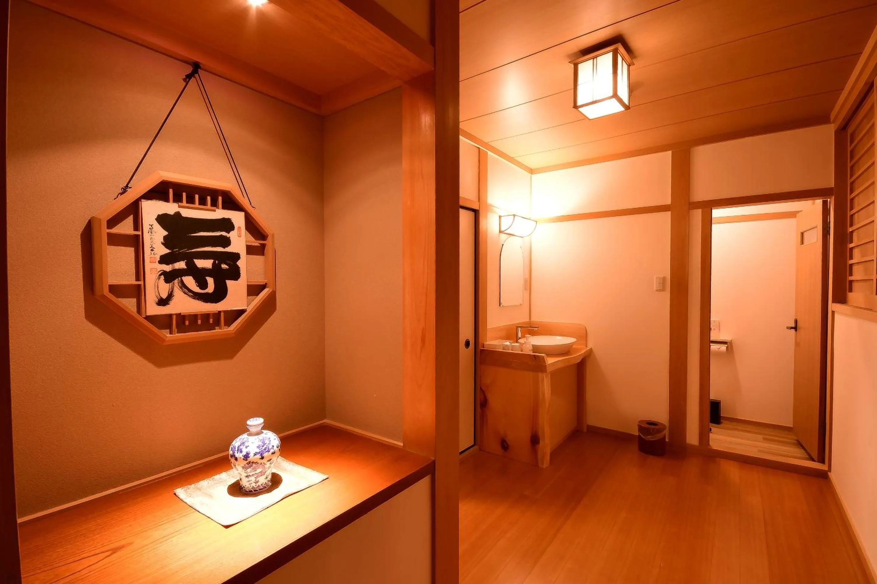 Photo of the whole room in 高野山 宿坊 不動院 -Koyasan Shukubo Fudoin-