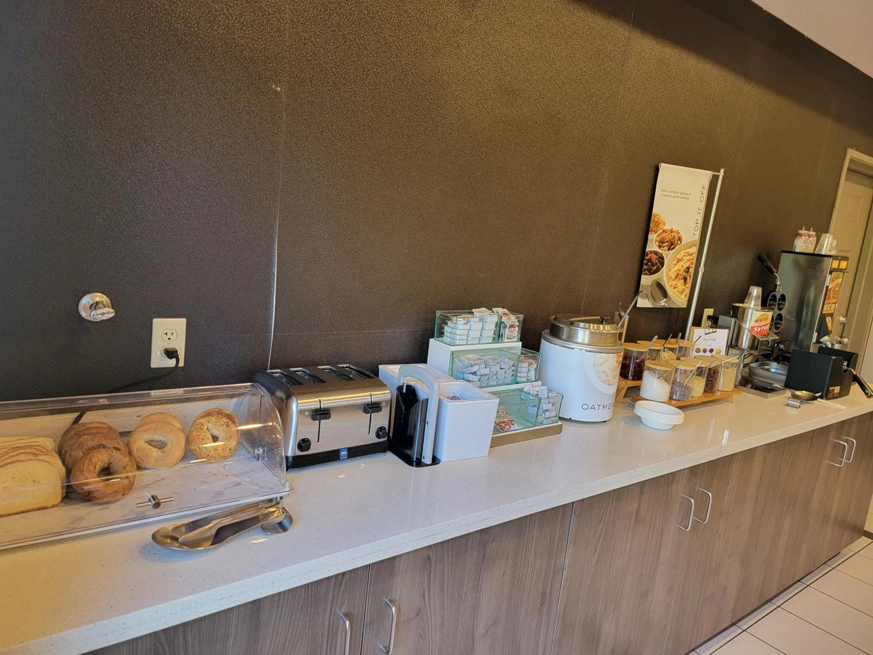 Breakfast in Residence Inn Indianapolis Airport