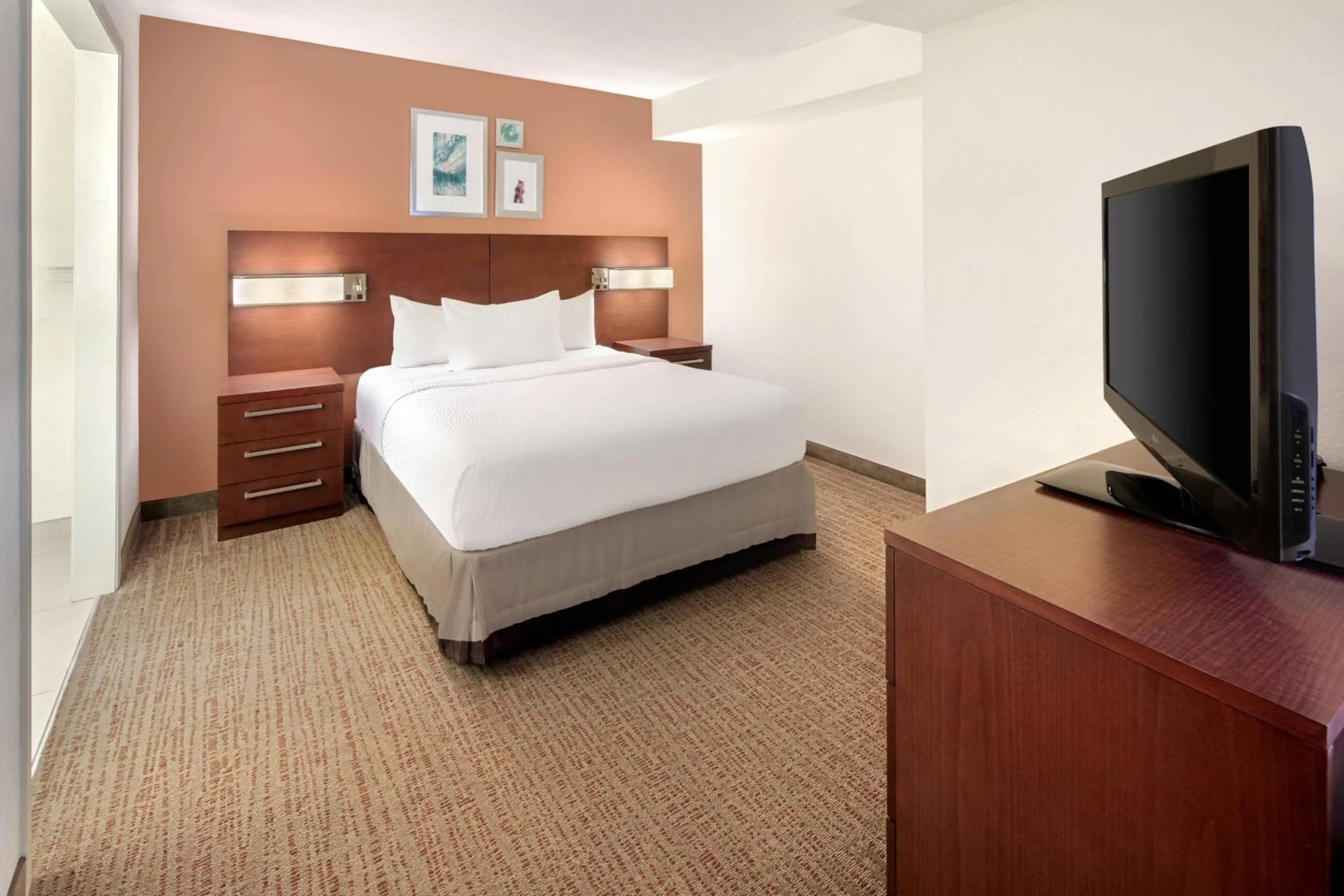 Bedroom, Bed in Residence Inn Indianapolis Airport