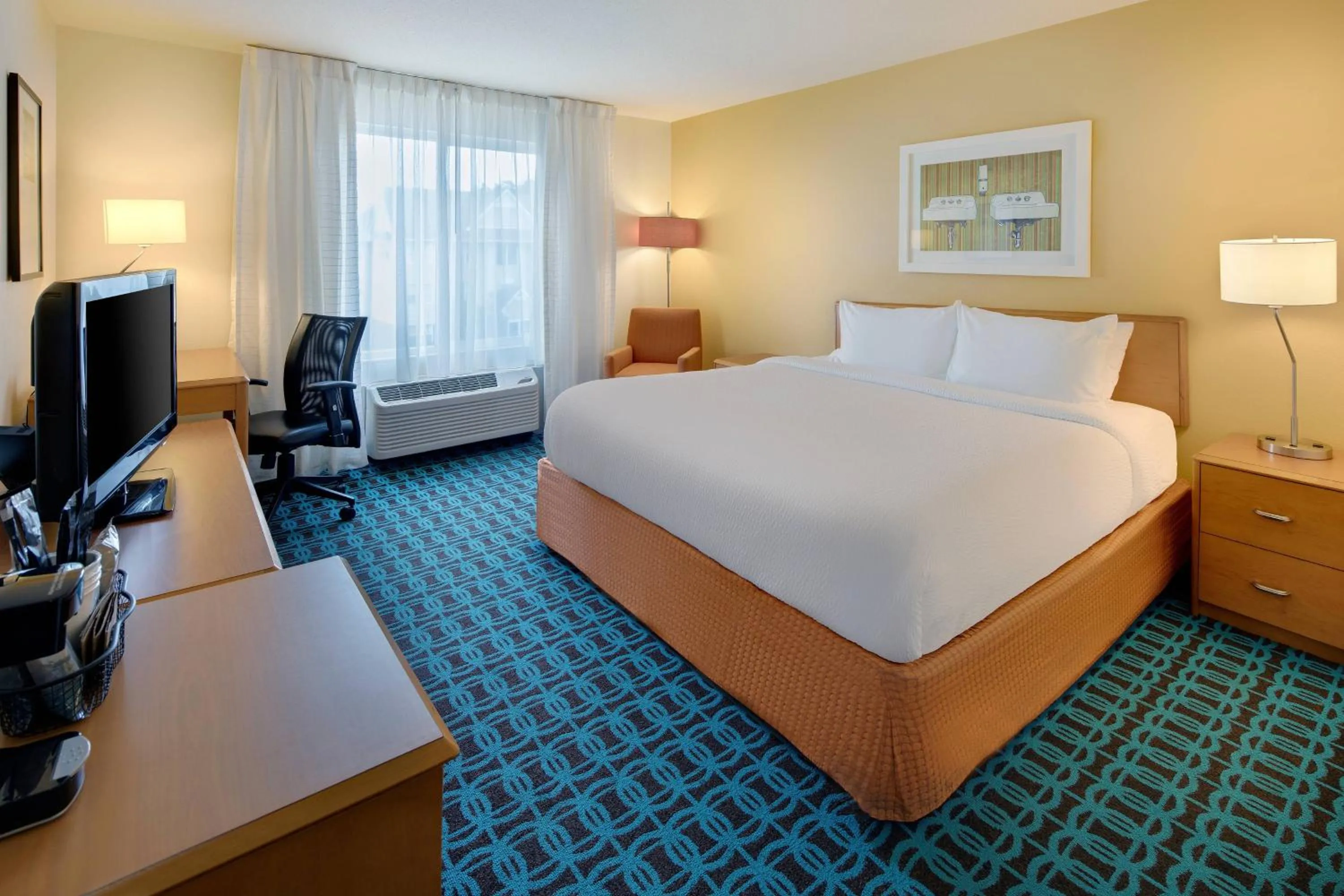Photo of the whole room, Bed in Fairfield Inn & Suites Indianapolis Airport