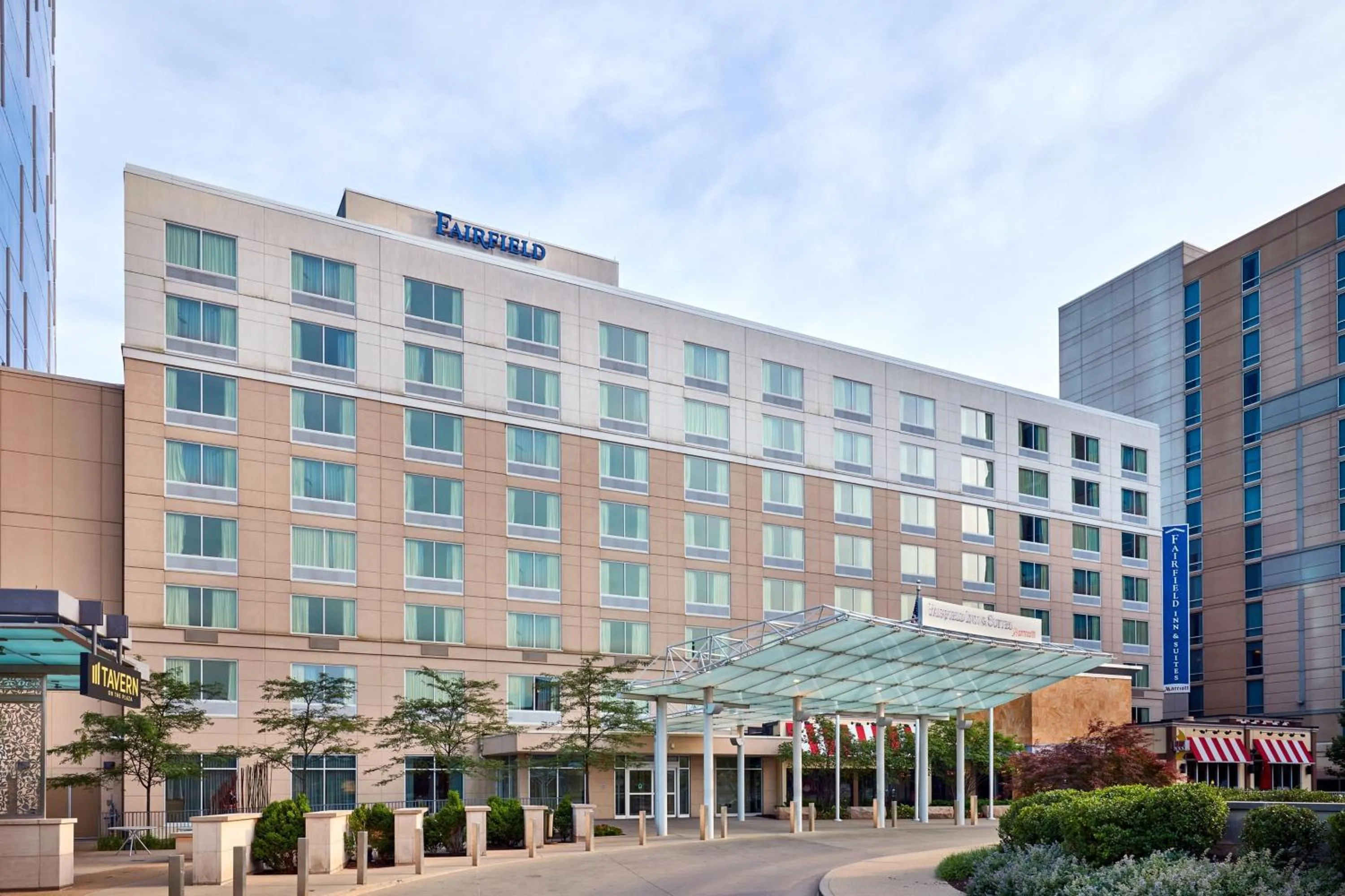 Property building in Fairfield Inn Suites Indianapolis Downtown