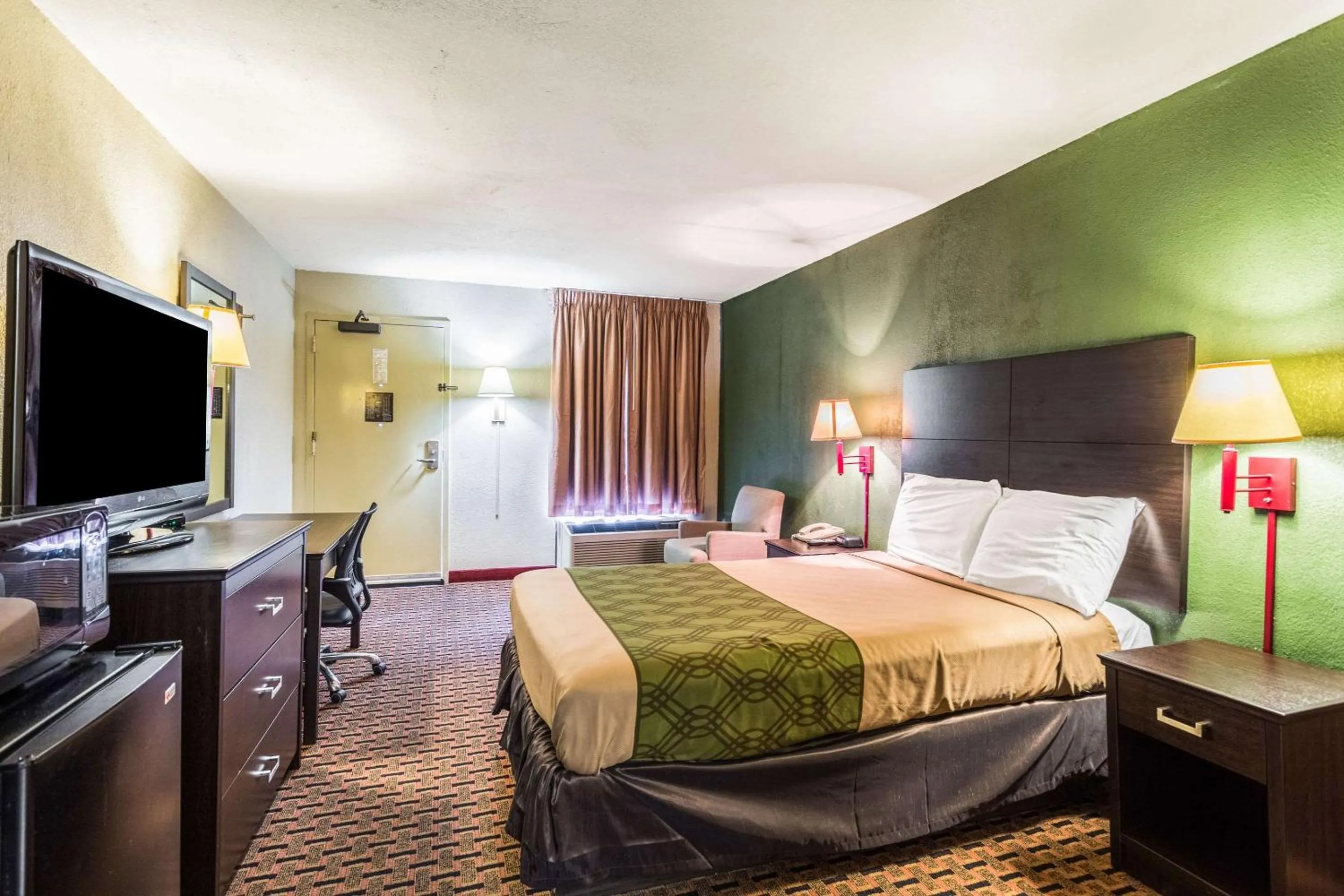 Photo of the whole room in Econo Lodge - Oxmoor