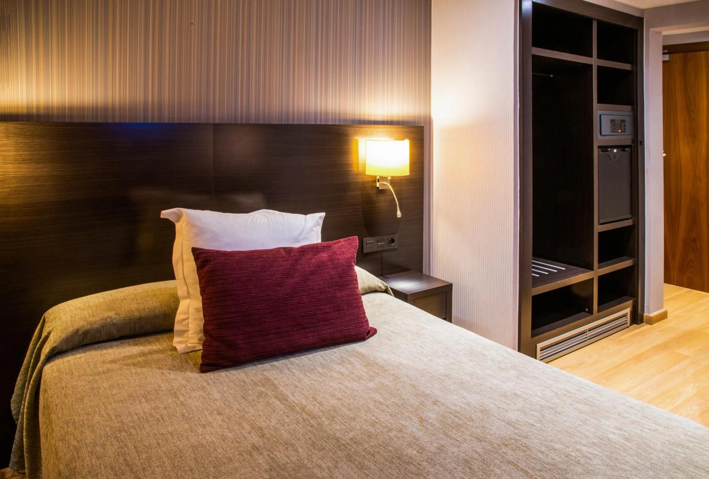 Bedroom, Bed in Petit Palau - Adults Only