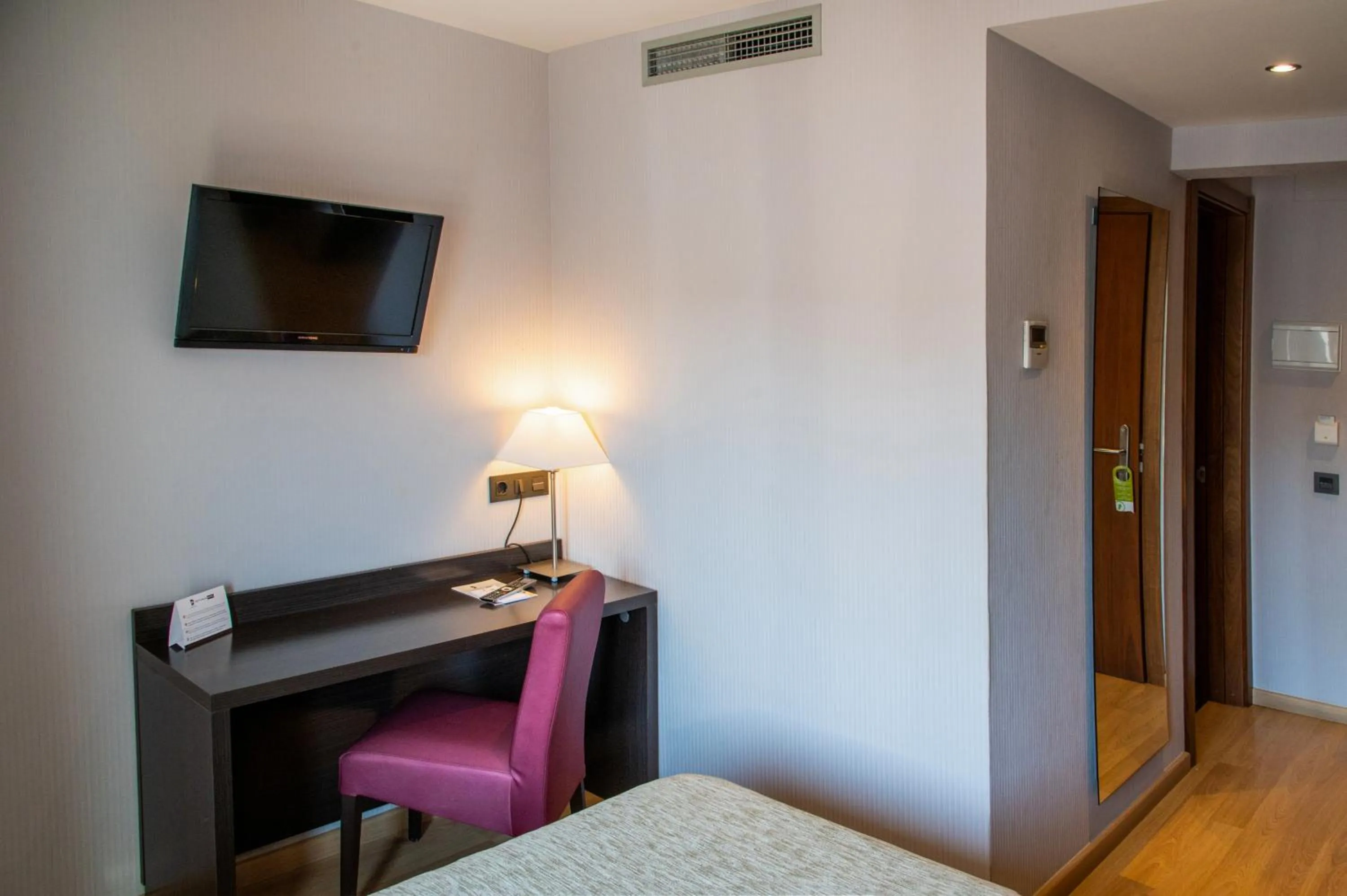 Bedroom, Bed in Petit Palau - Adults Only