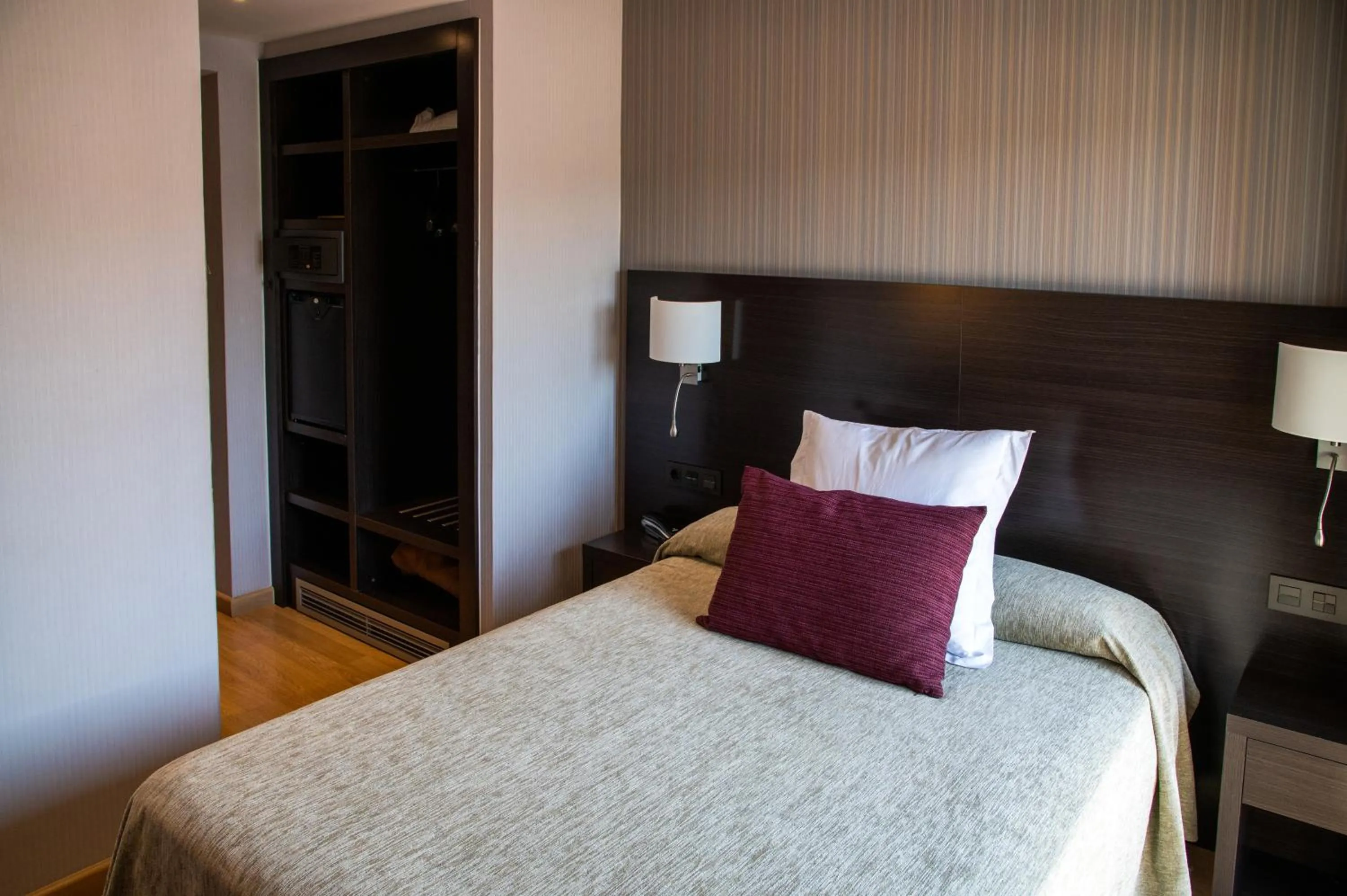 Bedroom, Bed in Petit Palau - Adults Only