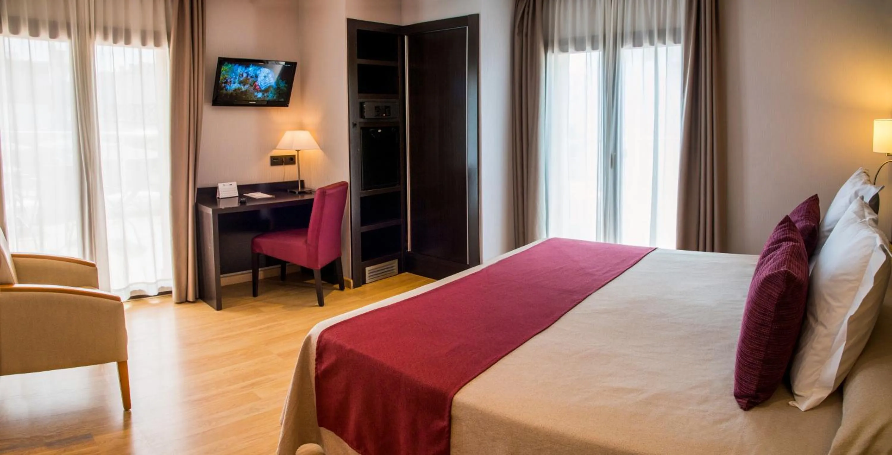 Bedroom, Bed in Petit Palau - Adults Only