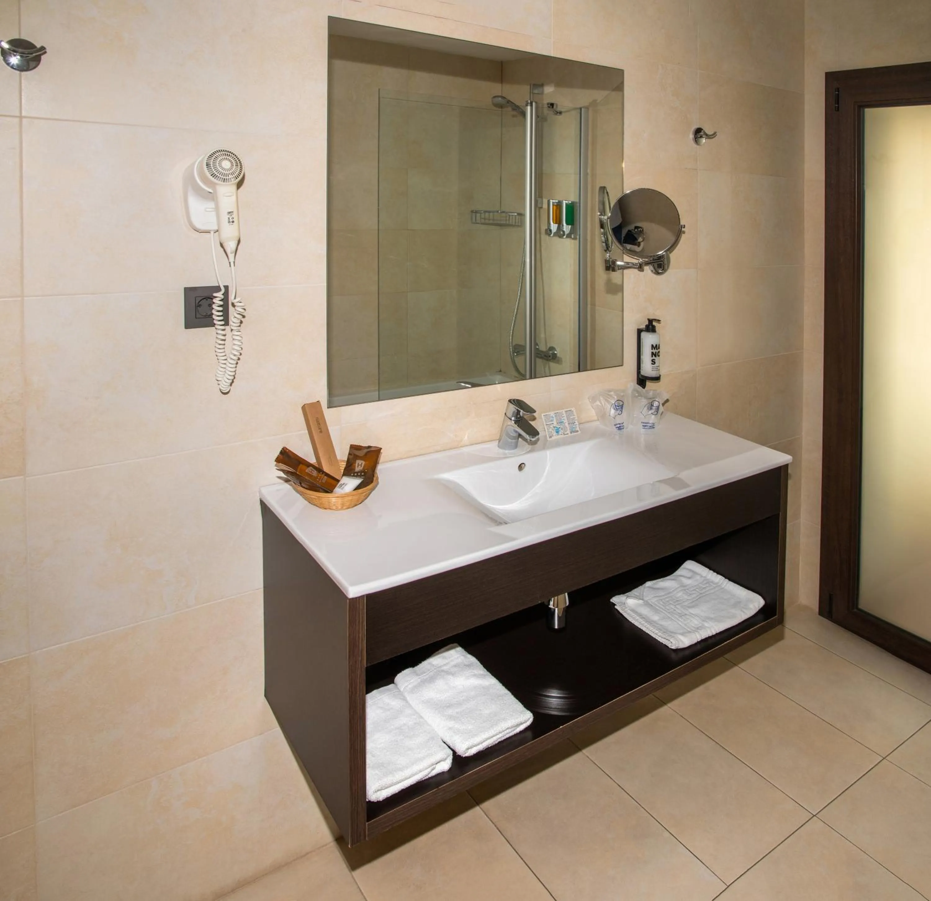 Bathroom in Petit Palau - Adults Only