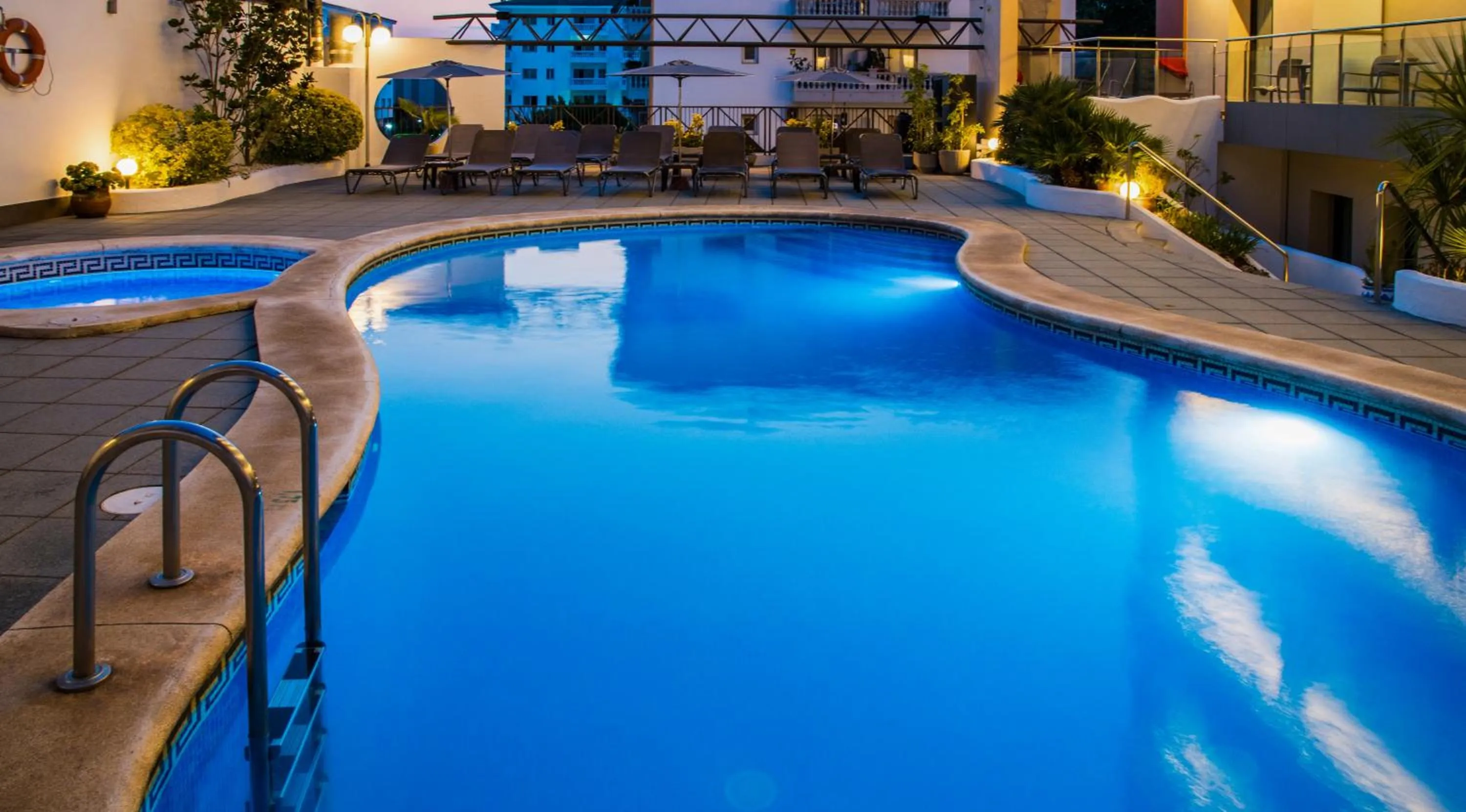 Night in Petit Palau - Adults Only