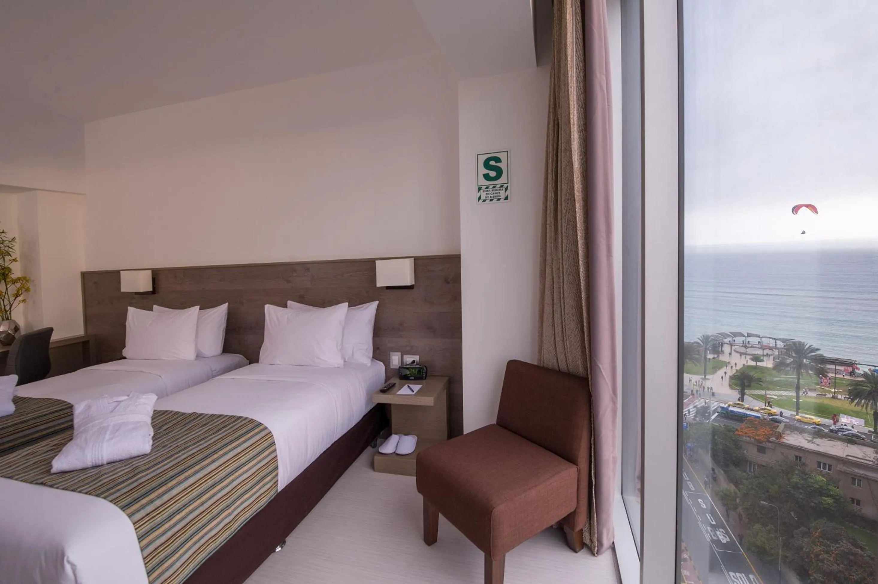 Bed in Best Western Plus Urban Larco Hotel