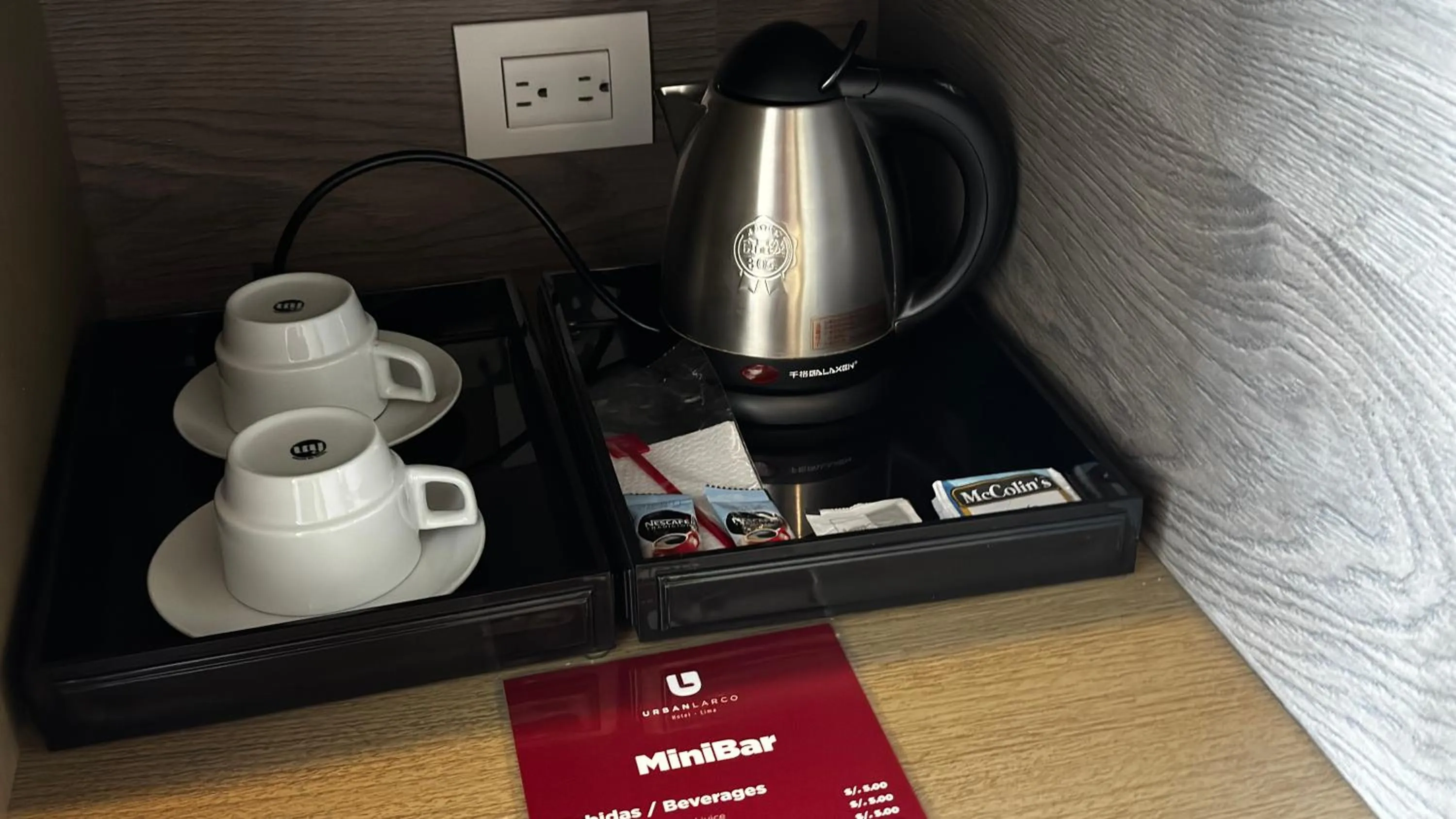 Coffee/tea facilities in Best Western Plus Urban Larco Hotel