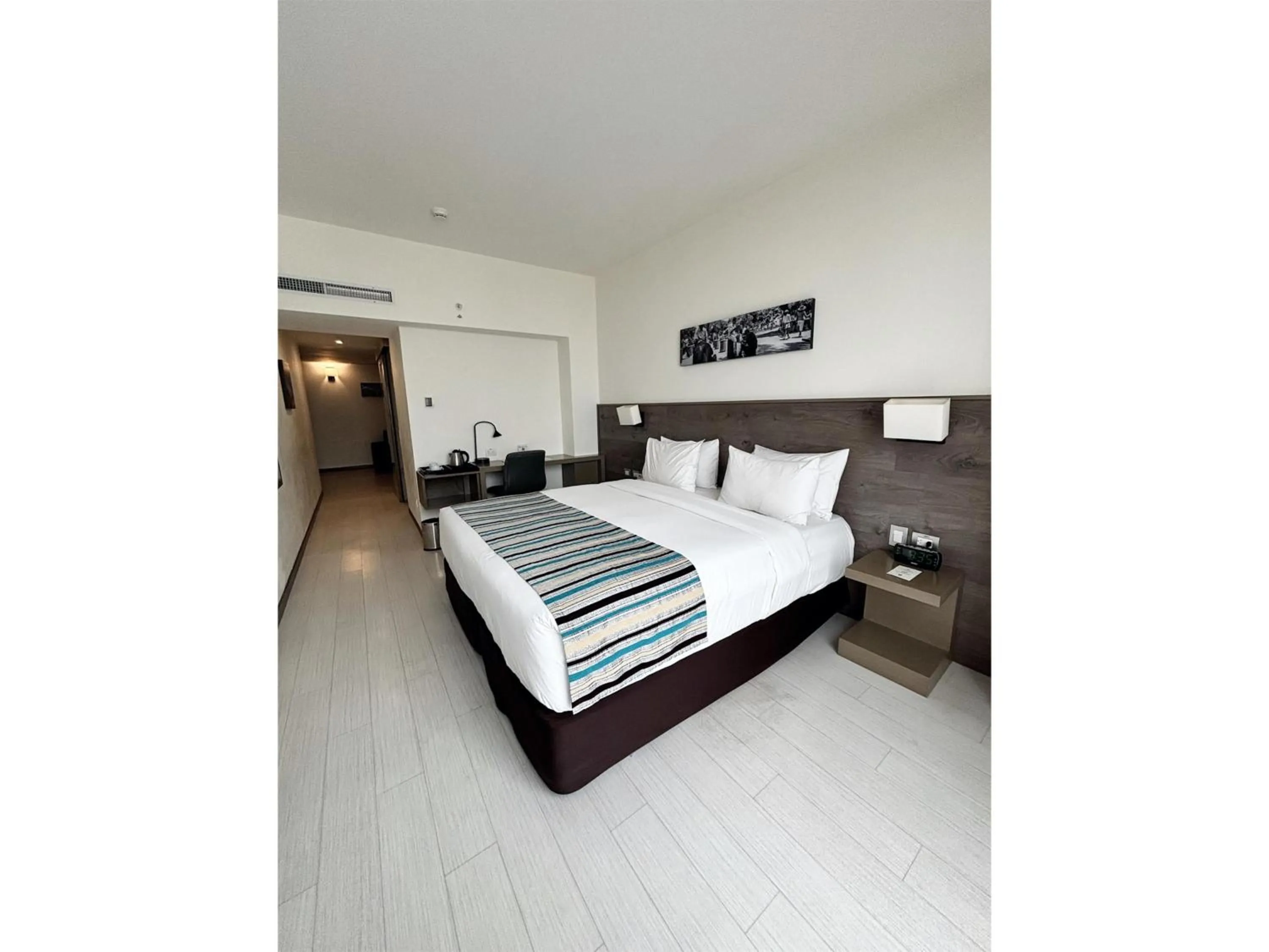 Bedroom, Bed in Best Western Plus Urban Larco Hotel