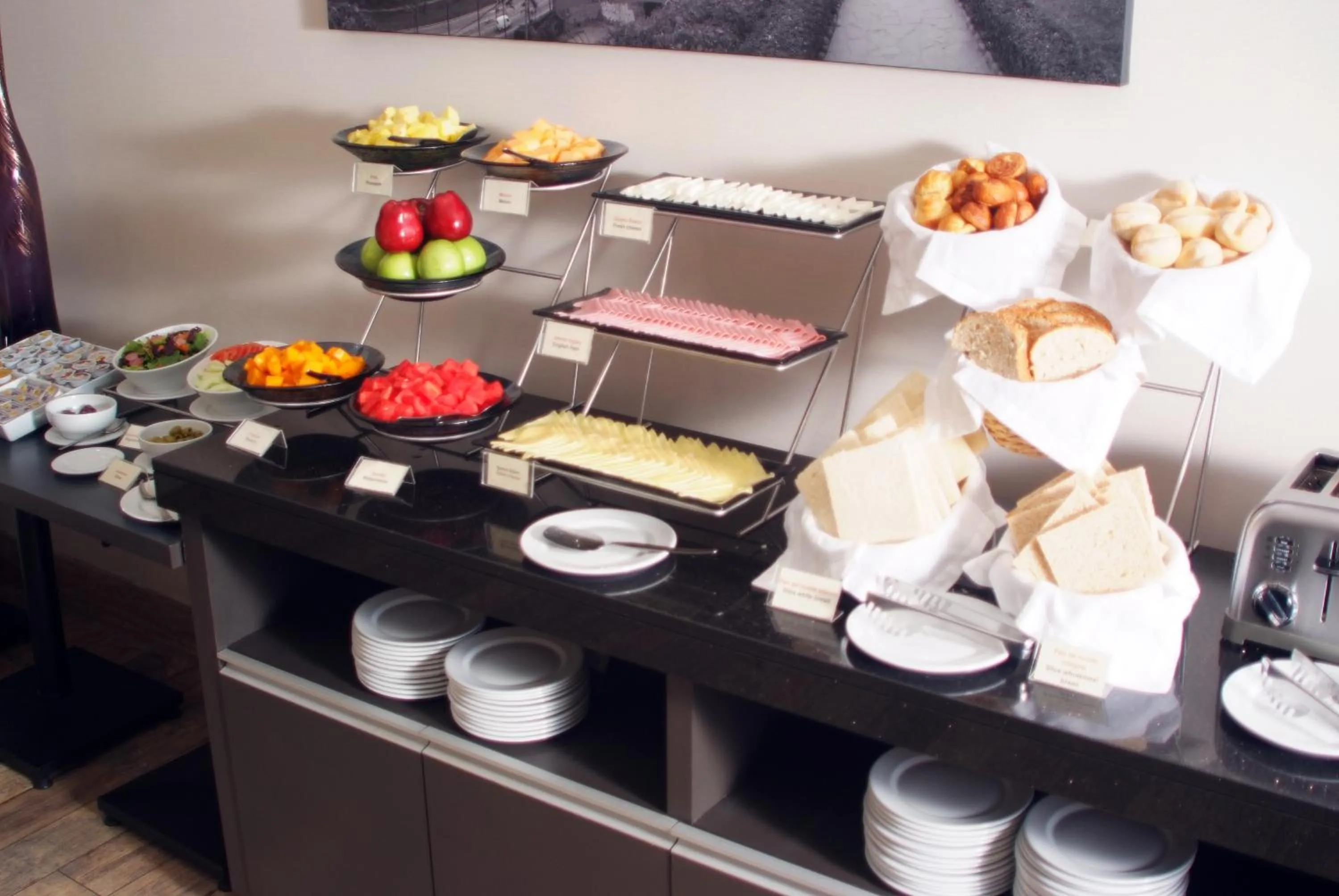 Restaurant/places to eat in Best Western Plus Urban Larco Hotel