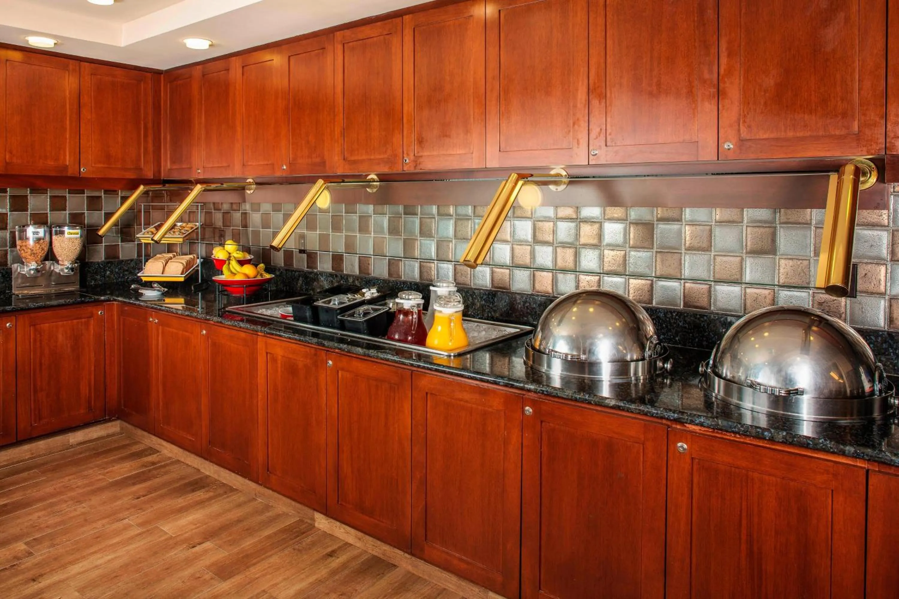 Breakfast in Residence Inn Long Island Holtsville