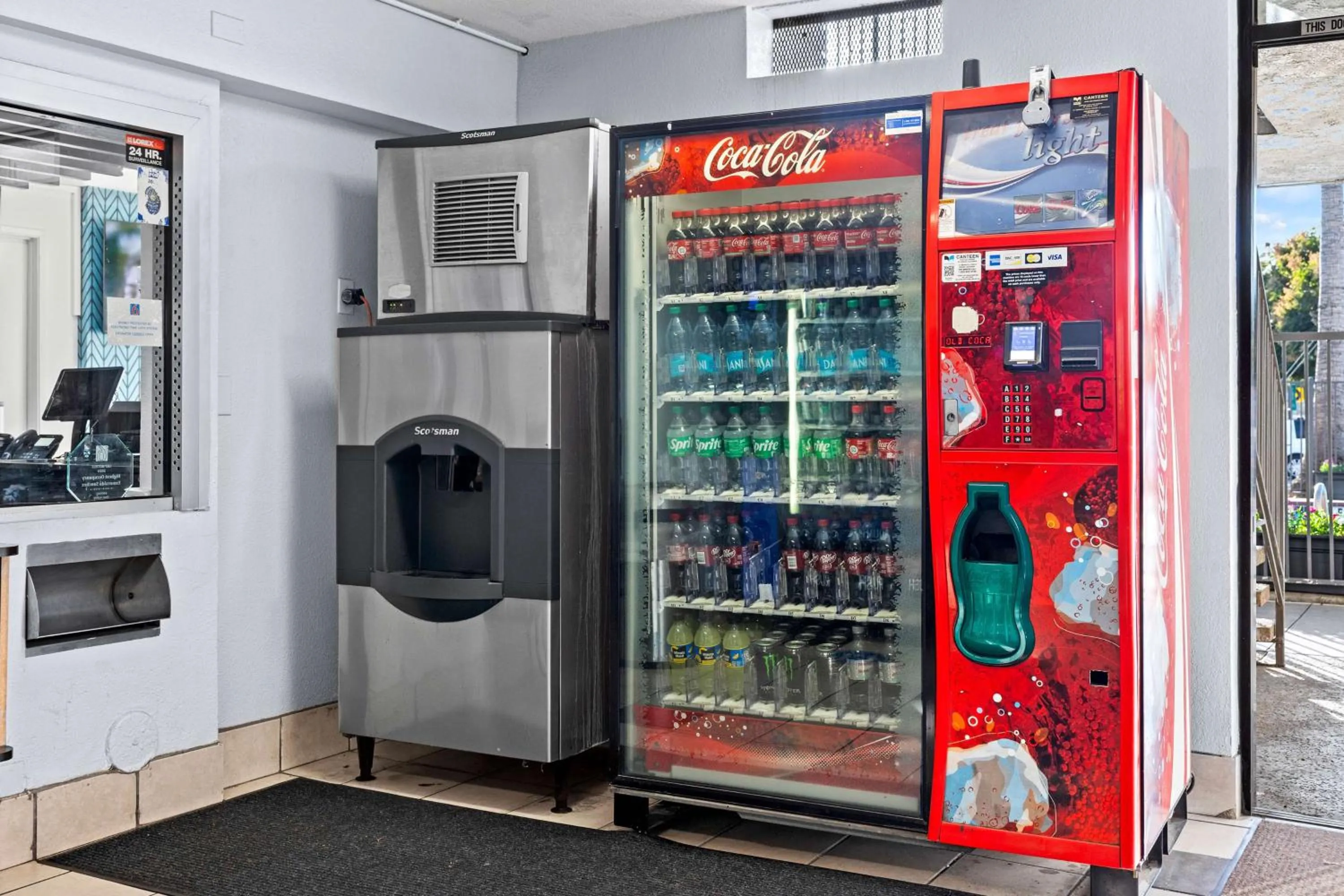 Property building in Motel 6-Simi Valley, CA