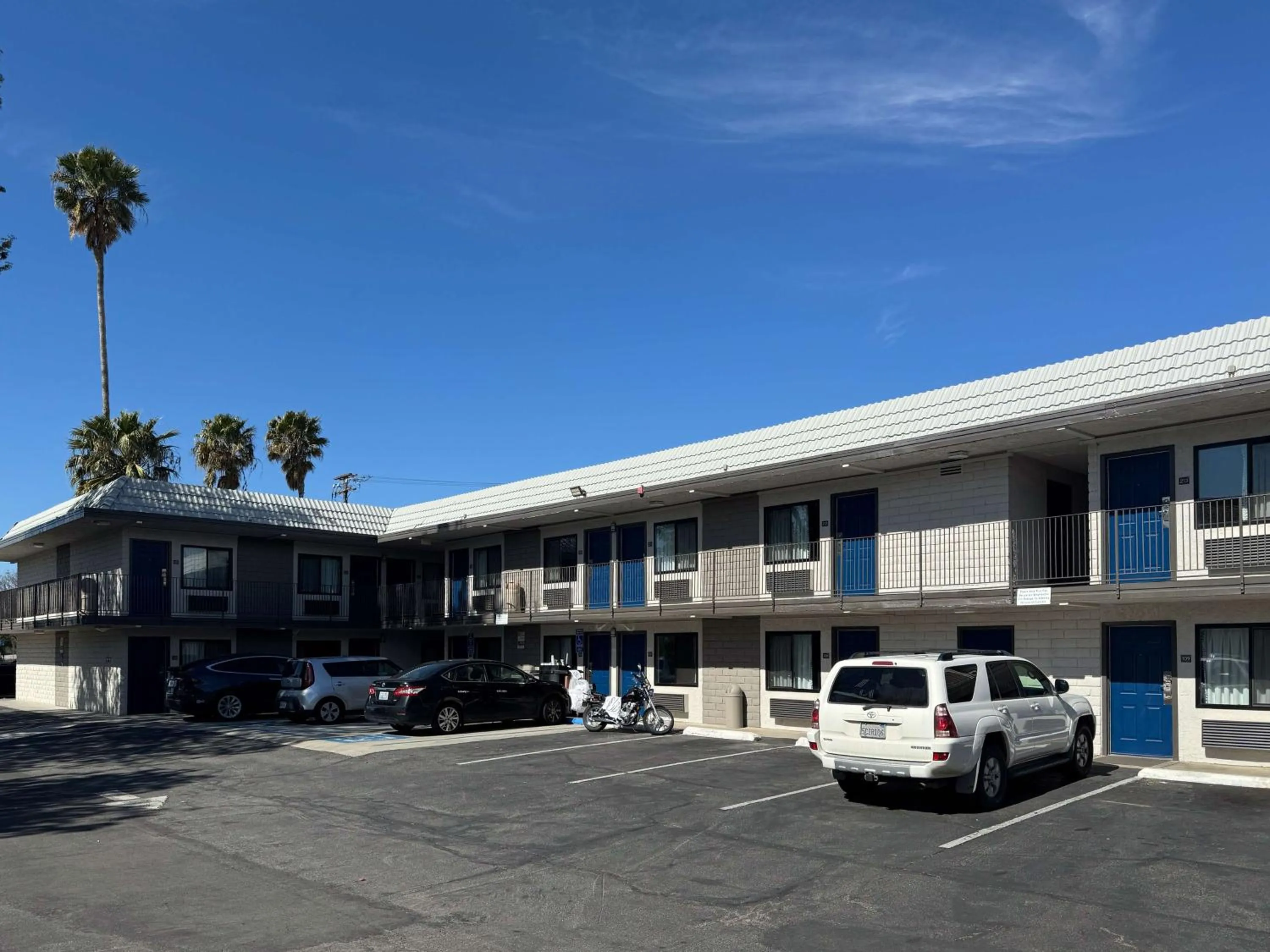Property building in Motel 6-Simi Valley, CA