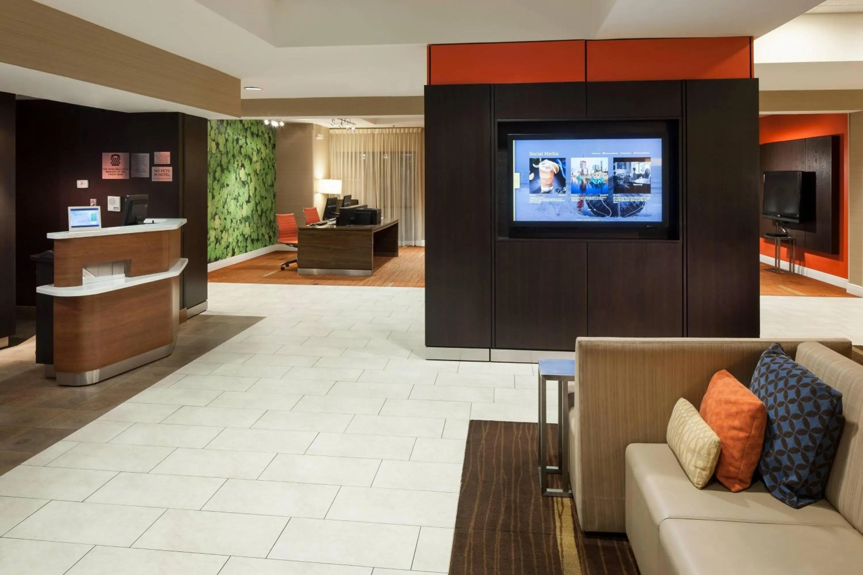 Lobby or reception in Courtyard by Marriott Jackson Ridgeland