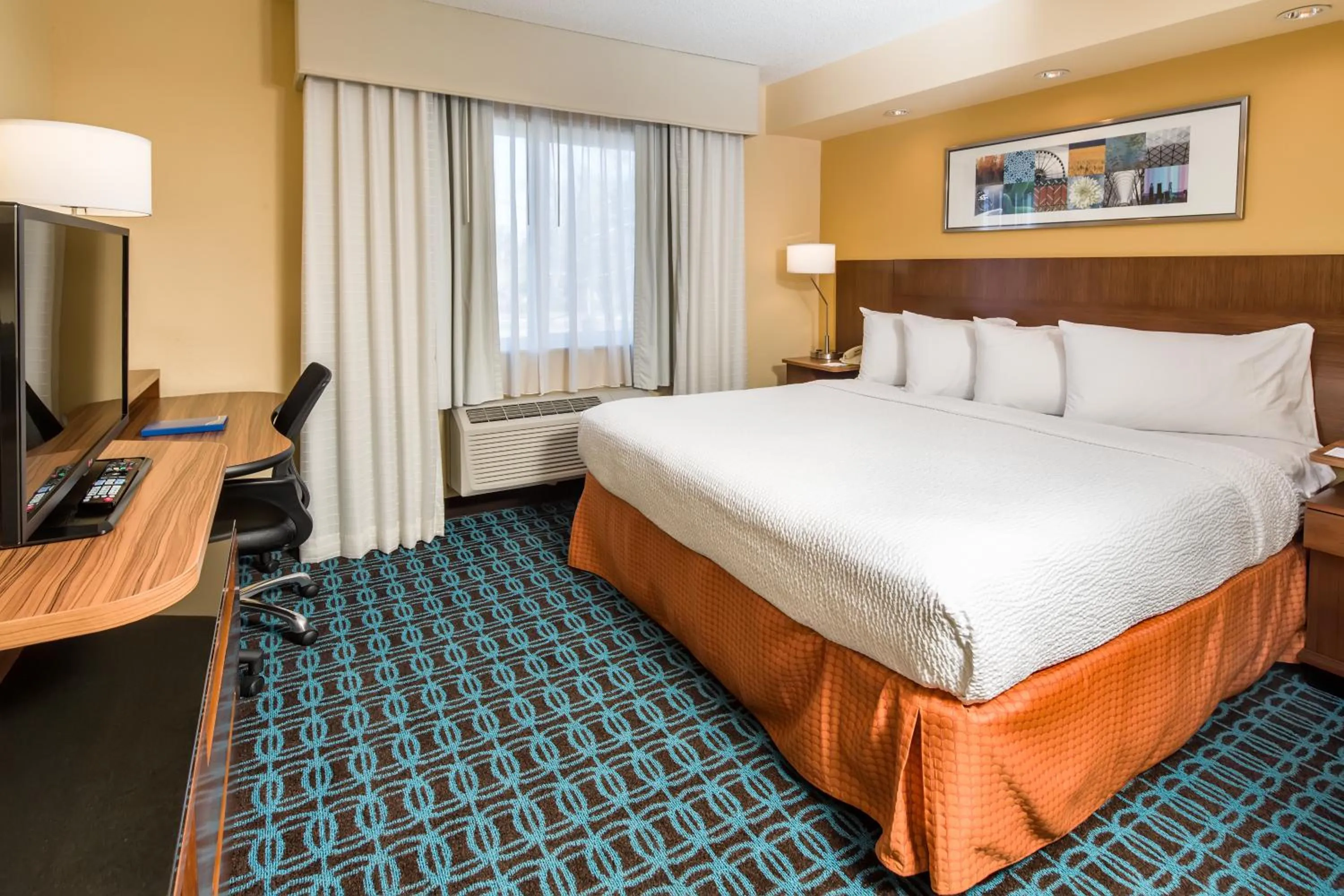TV and multimedia, Bed in Fairfield Inn & Suites Jacksonville Airport