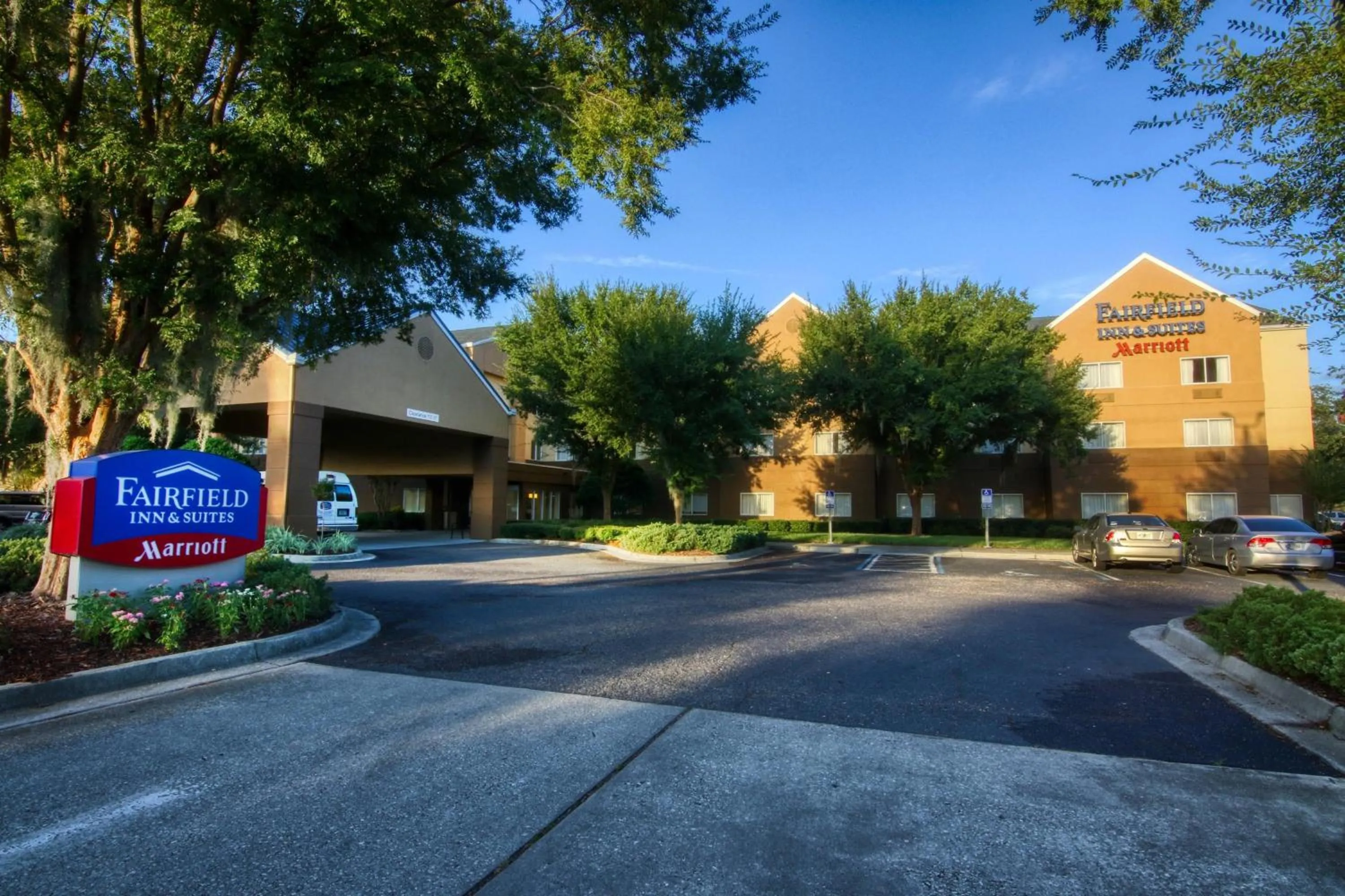 Property building in Fairfield Inn & Suites Jacksonville Airport