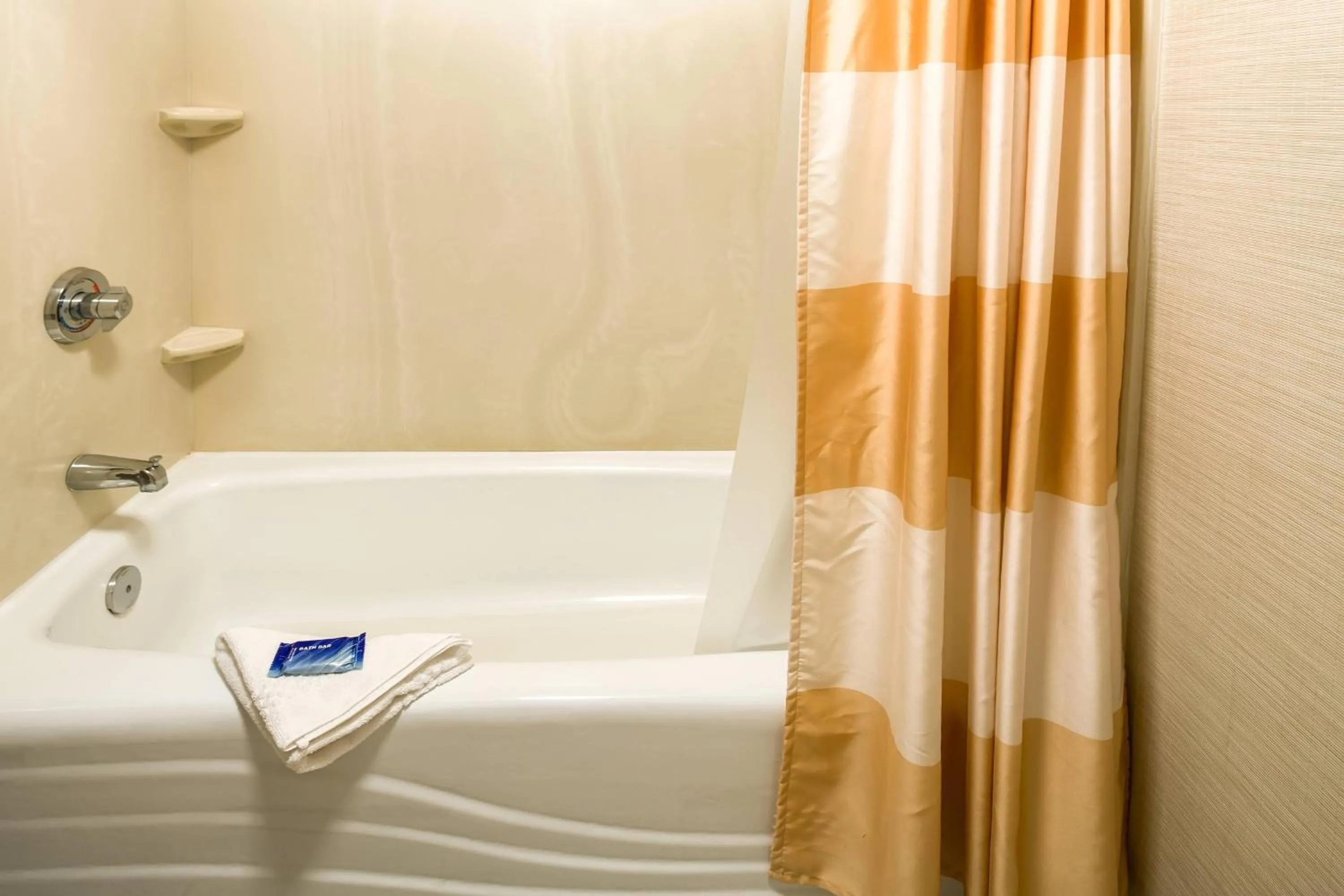 Bathroom in Fairfield Inn & Suites Jacksonville Airport